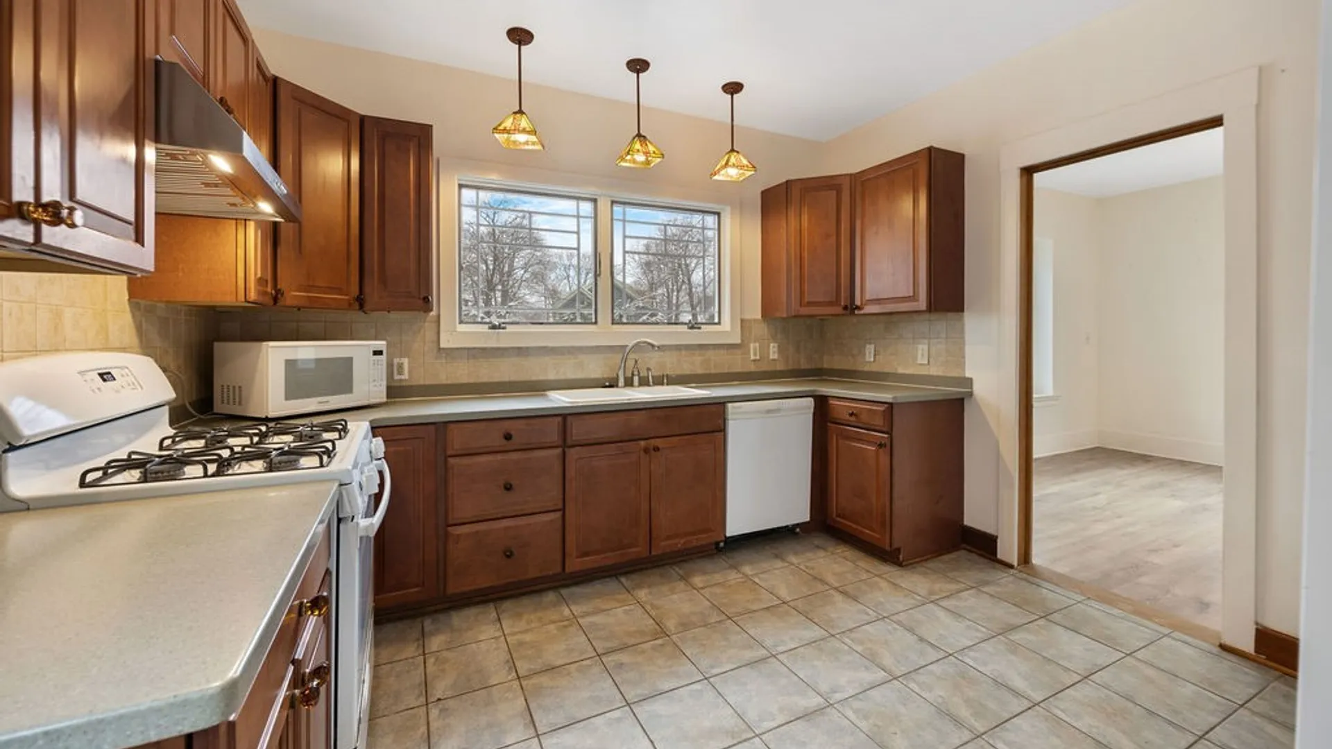 Property at 140 Westminster Avenue, Syracuse, NY 13210 7