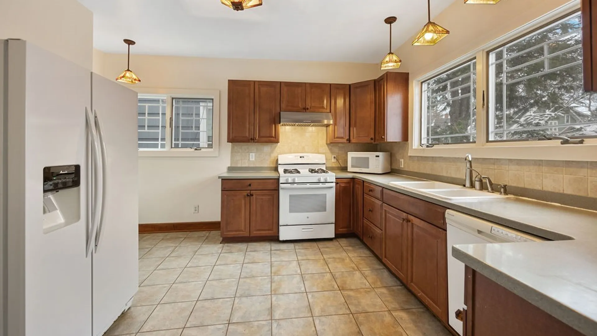 Property at 140 Westminster Avenue, Syracuse, NY 13210 8