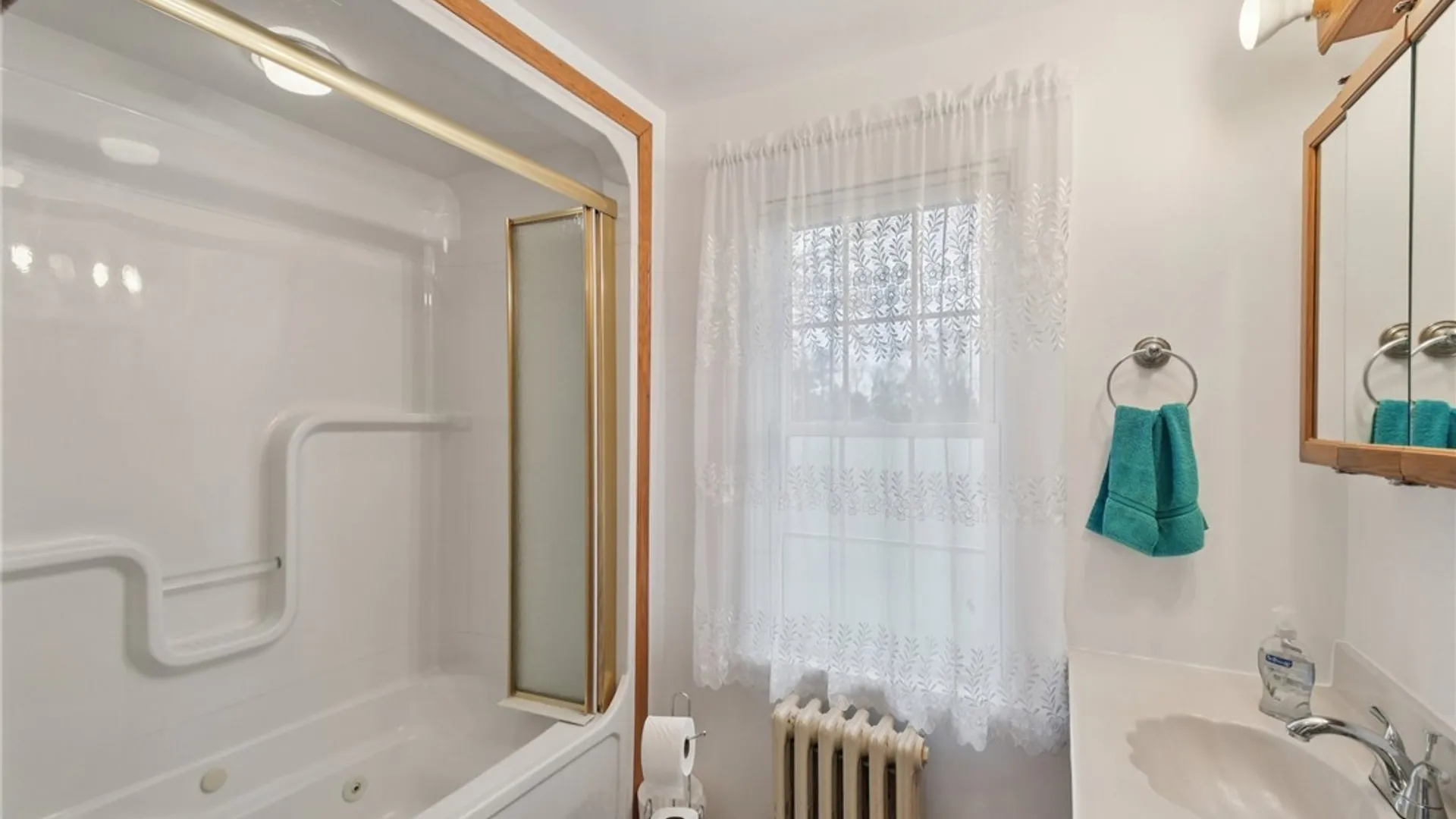 Property at 121 Brooklawn Drive, Brighton, NY 14618 21