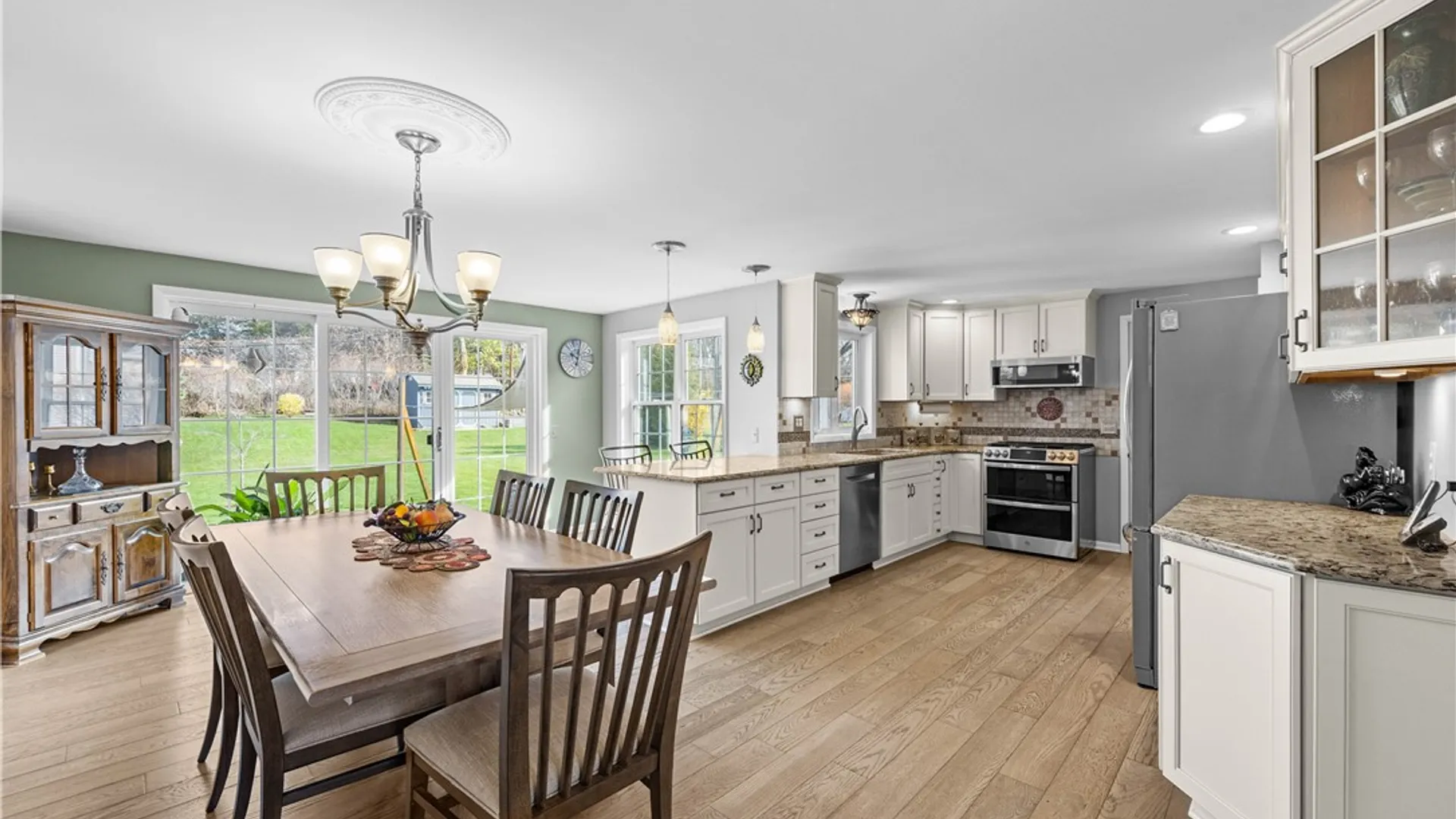 Property at 75 Crest View Drive, Penfield, NY 14625 6