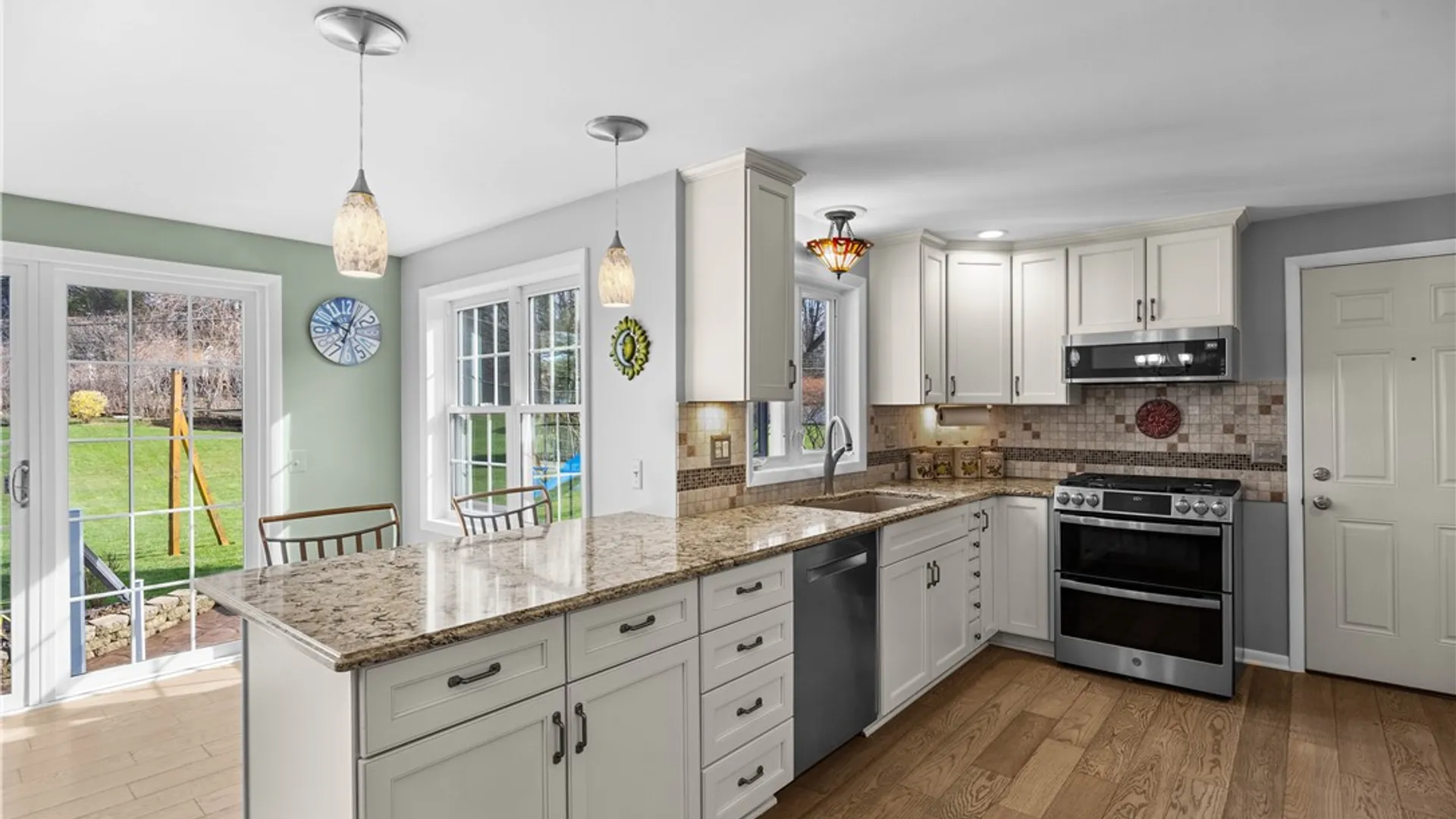 Property at 75 Crest View Drive, Penfield, NY 14625 7