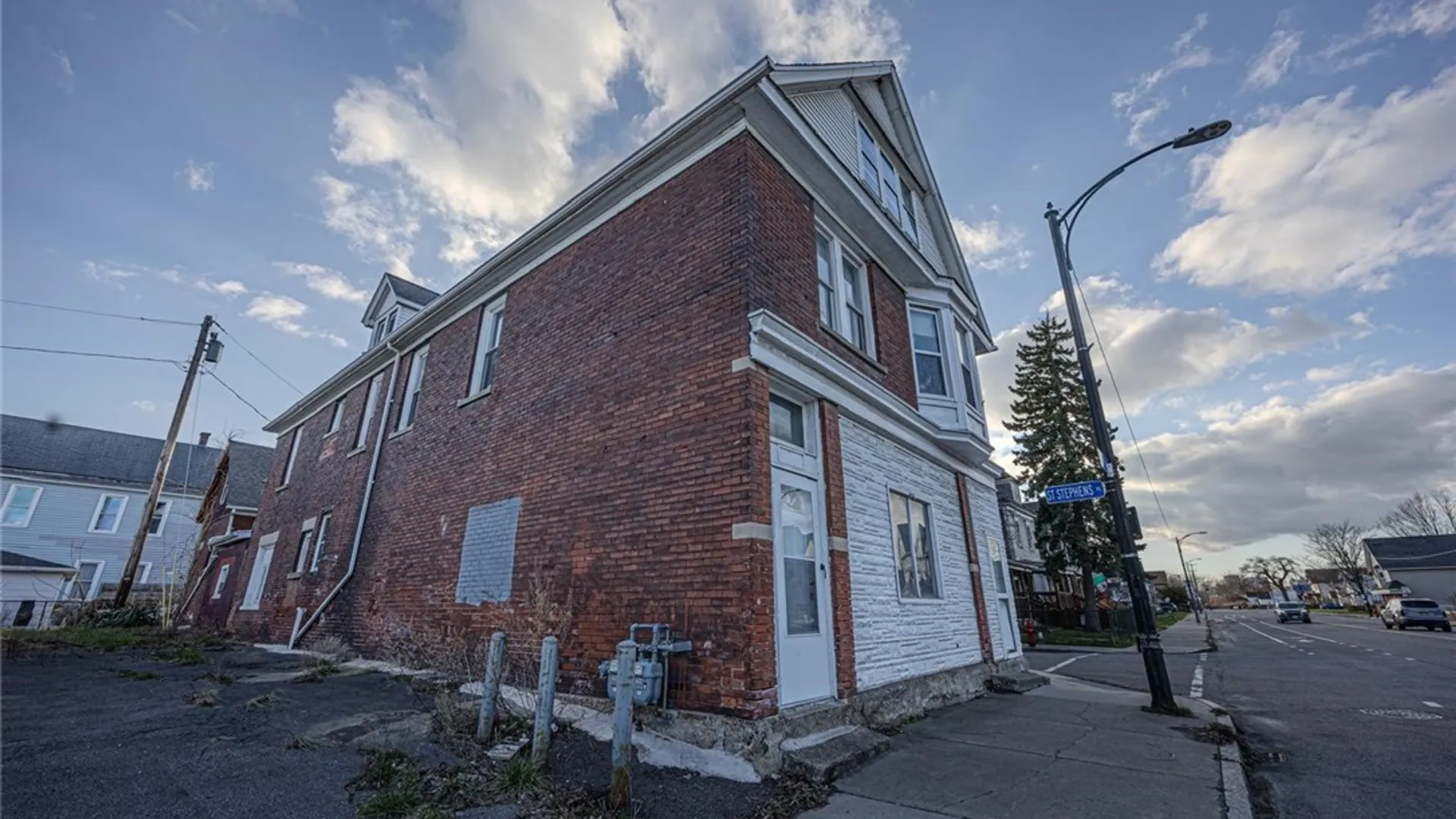 Property at 901 Park Avenue, Buffalo, NY 14210 5