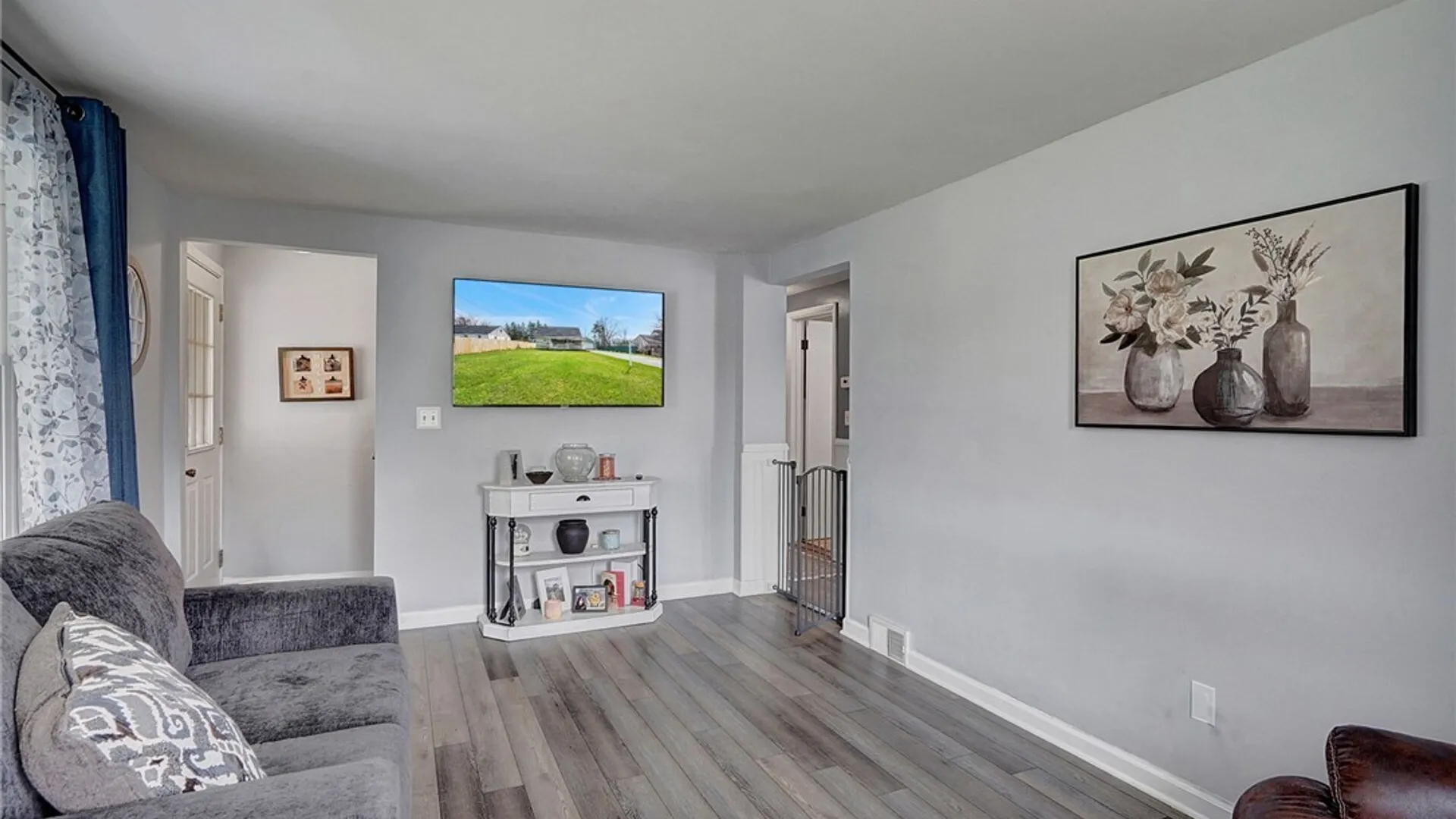 Property at 200 Queensway Road, Elma, NY 14059 8