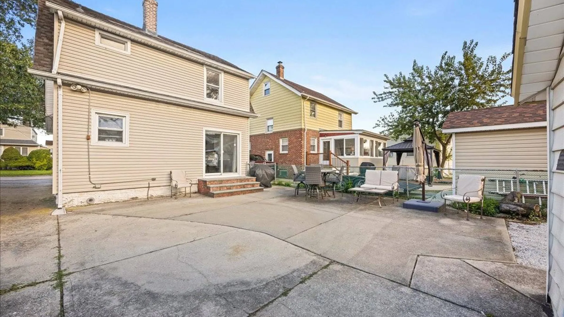 Property at 76 S Montgomery St, Valley Stream, NY 11580 19