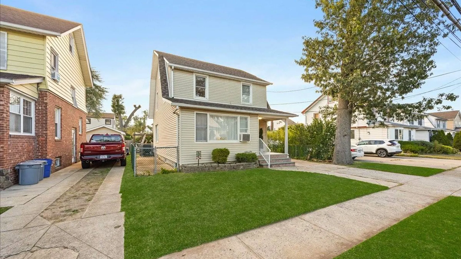 Property at 76 S Montgomery St, Valley Stream, NY 11580 2