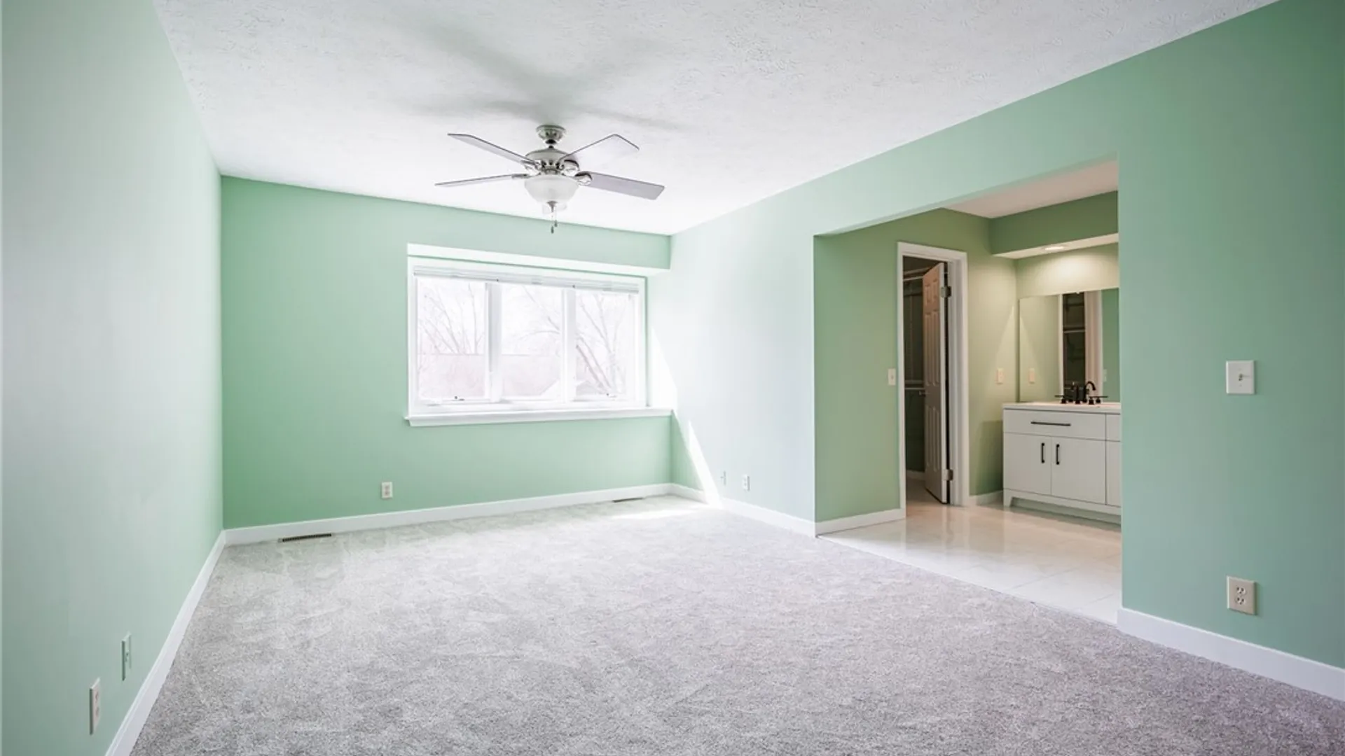 Property at 12 Kettering Drive, Greece, NY 14612 25
