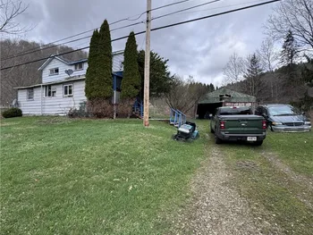 10 Lyman Road, Roulette, PA 16746