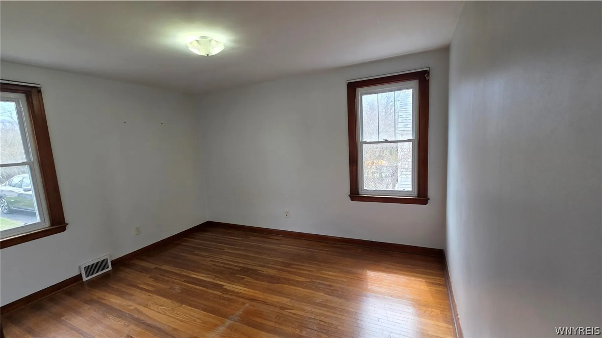 Property at 1 Cresthaven Drive, Cheektowaga, NY 14225 13