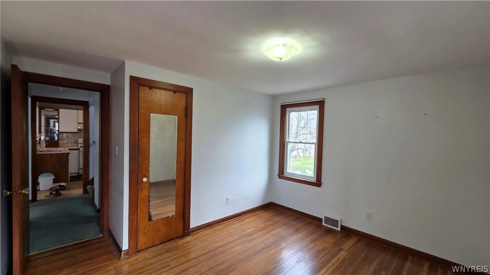 Property at 1 Cresthaven Drive, Cheektowaga, NY 14225 14
