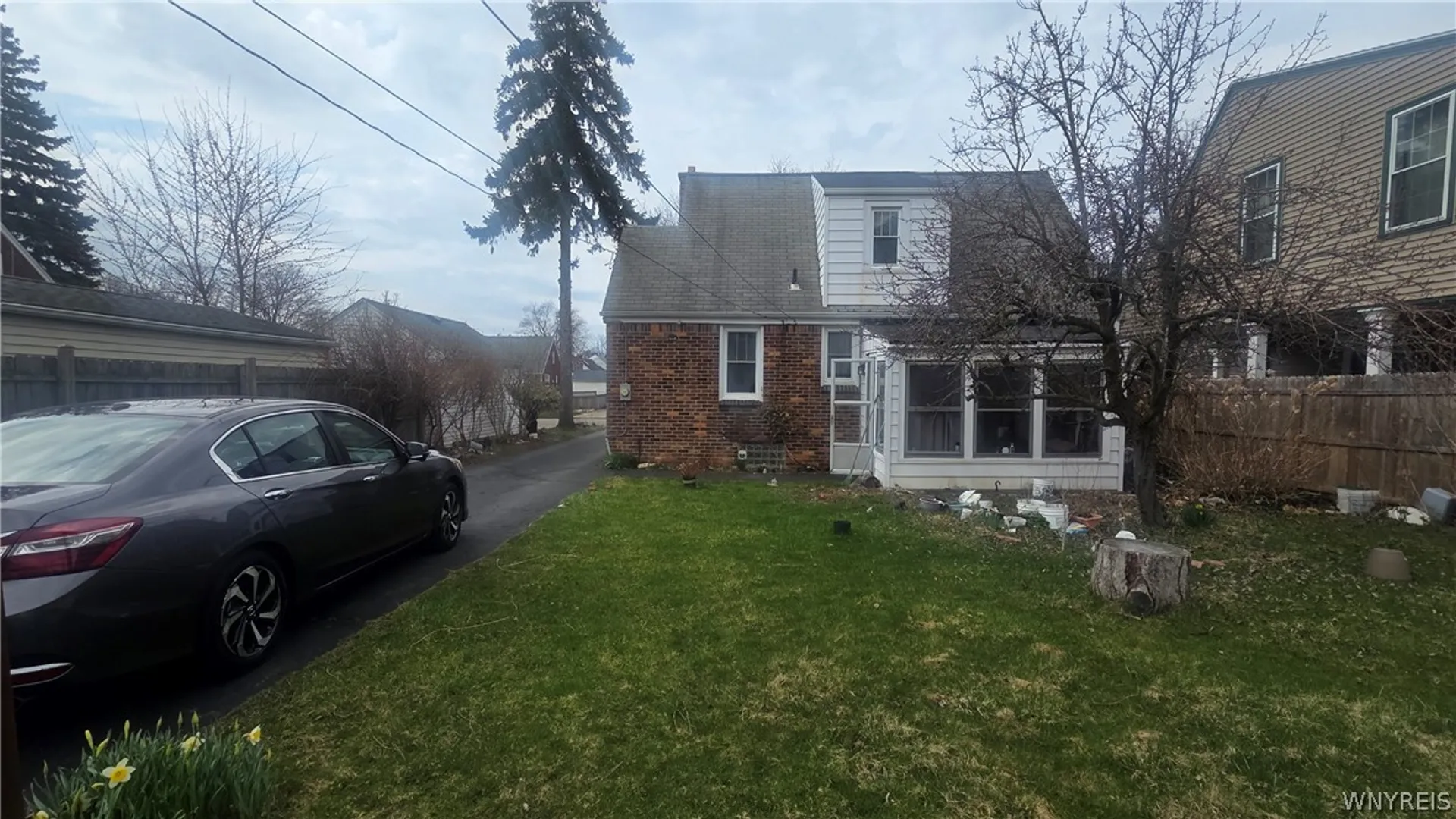 Property at 1 Cresthaven Drive, Cheektowaga, NY 14225 6