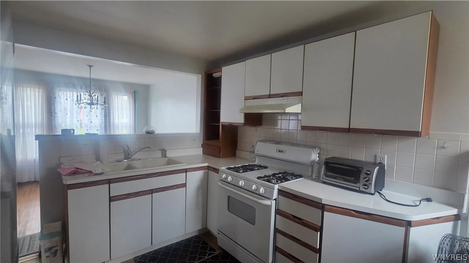 Property at 1 Cresthaven Drive, Cheektowaga, NY 14225 8