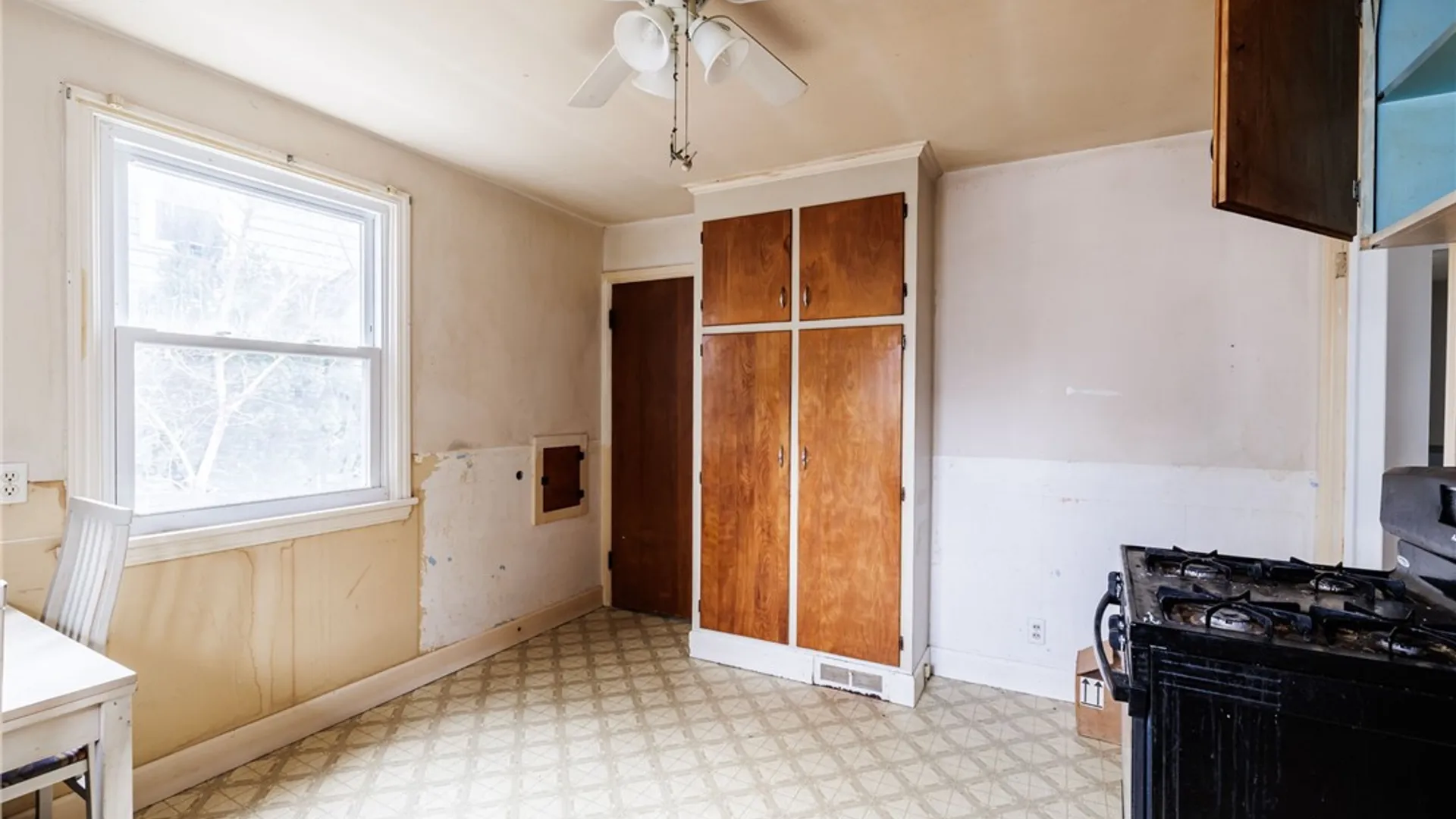 Property at 246 Thorndyke Road, Irondequoit, NY 14617 12