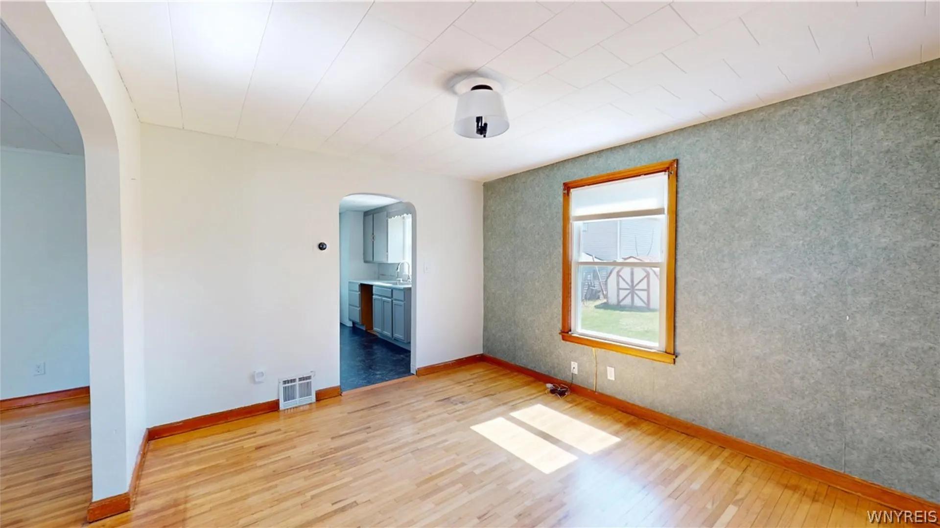 Property at 207 Taber Place, North Tonawanda, NY 14120 10