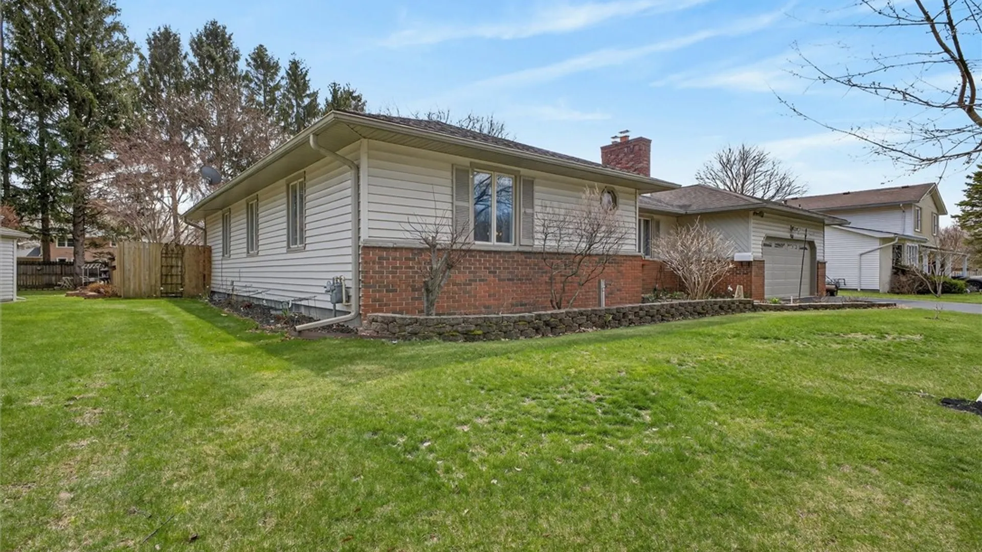 Property at 66 Rick Edge Circle, Irondequoit, NY 14609 3