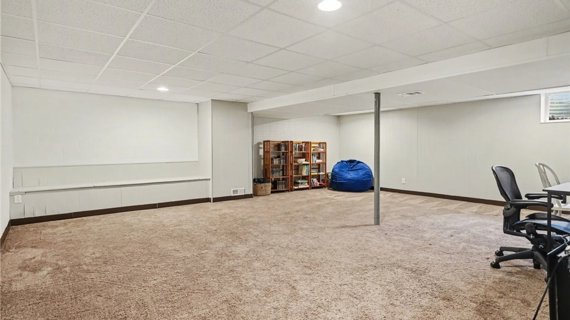 Property at 16 Musket Lane, Pittsford, NY 14534 17