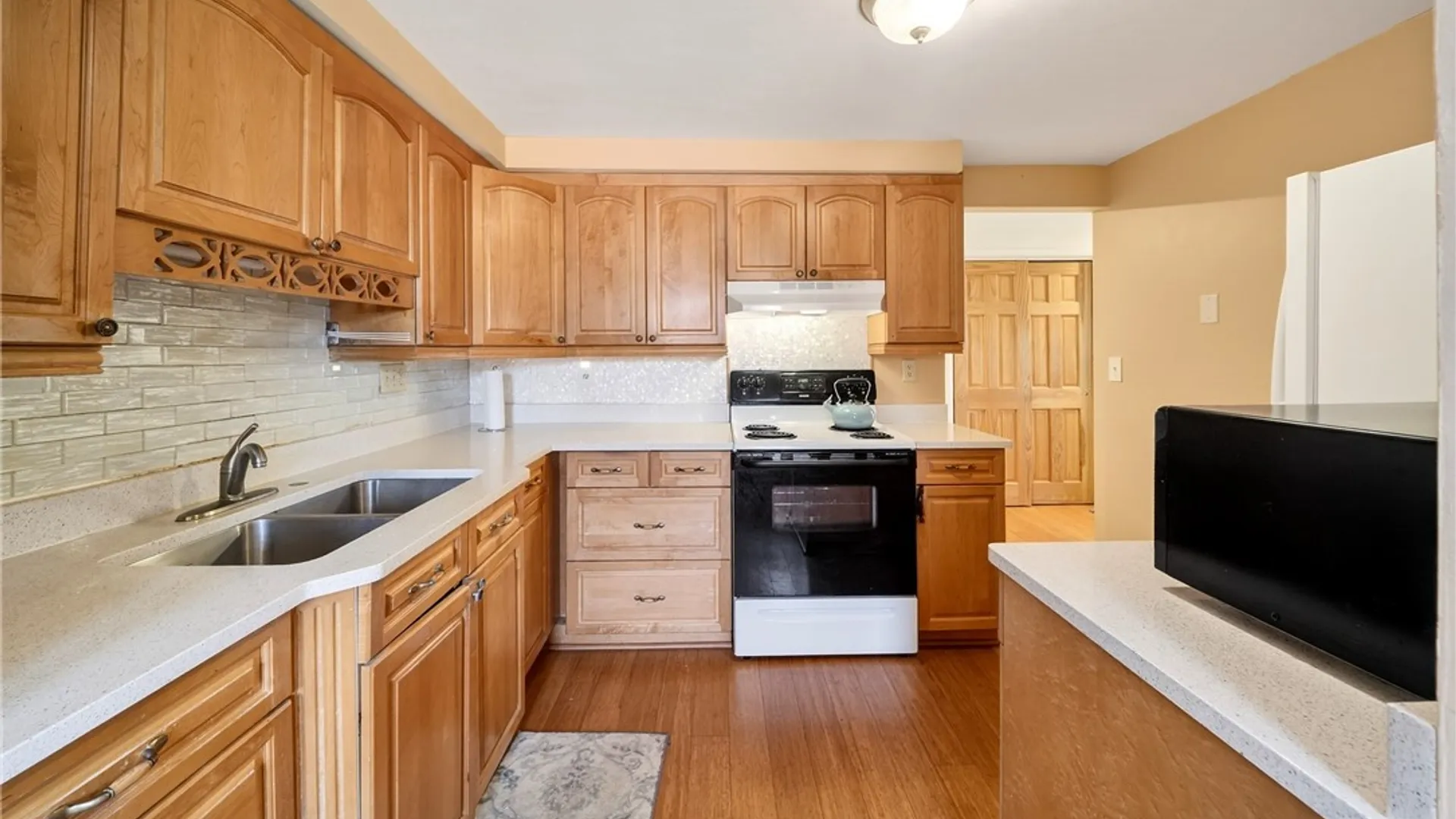 Property at 7820 Running Brook Lane, Cicero, NY 13039 10