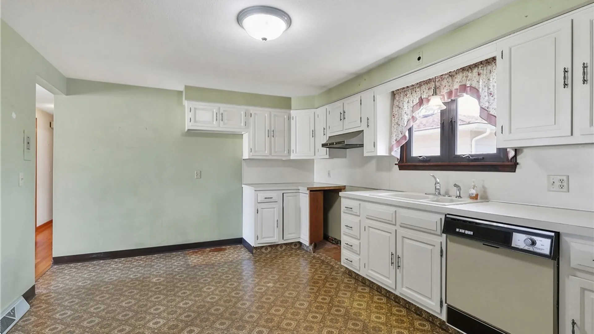 Property at 129 Noble Avenue, Salina, NY 13206 11