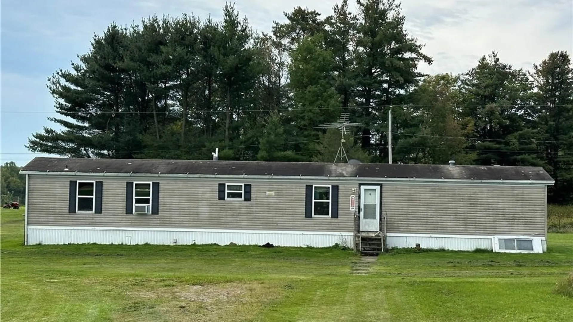 Property at 5516 Babbit Drive, Pike, NY 14536 3