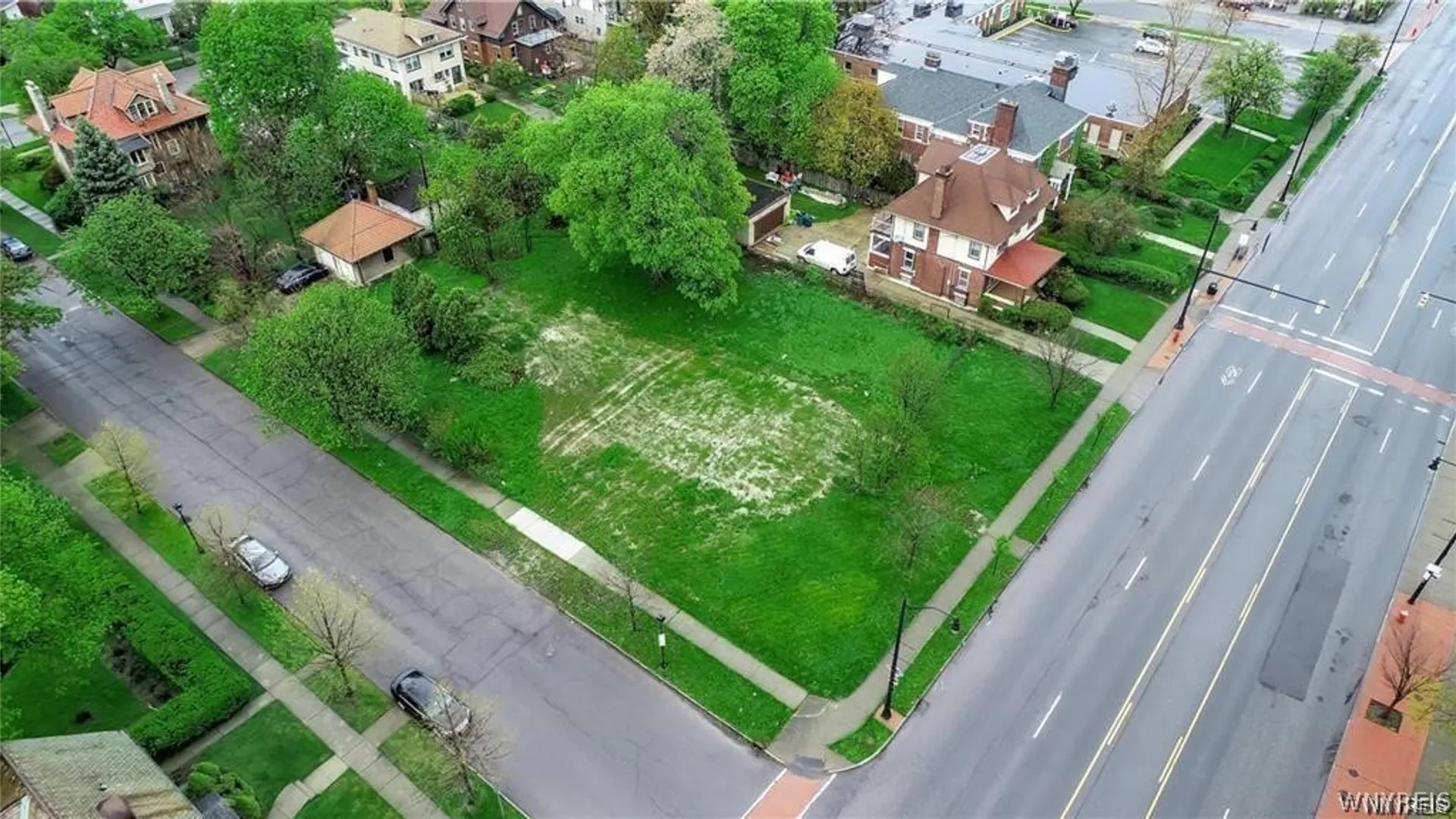 Property at 2868 Main Street, Buffalo, NY 14214 4
