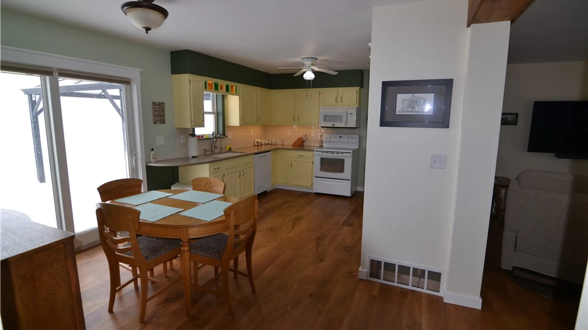 Property at 10538 Pavilion Center Road, Pavilion, NY 14525 7