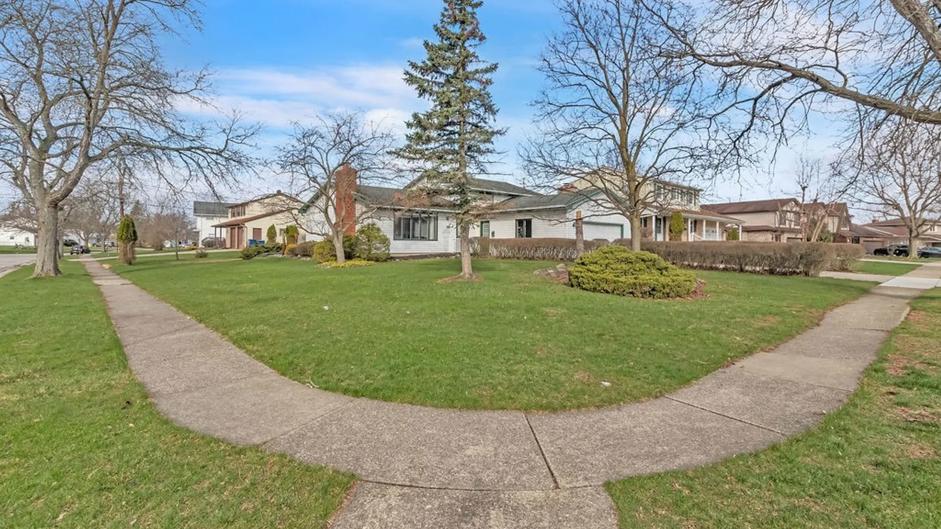 Property at 146 Brier Rd Road, Amherst, NY 14228 3