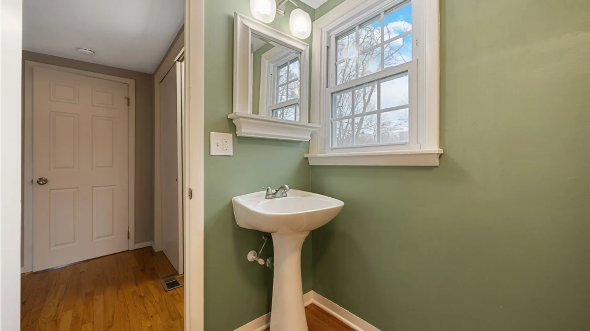 Property at 221 Croyden Road, Syracuse, NY 13224 35