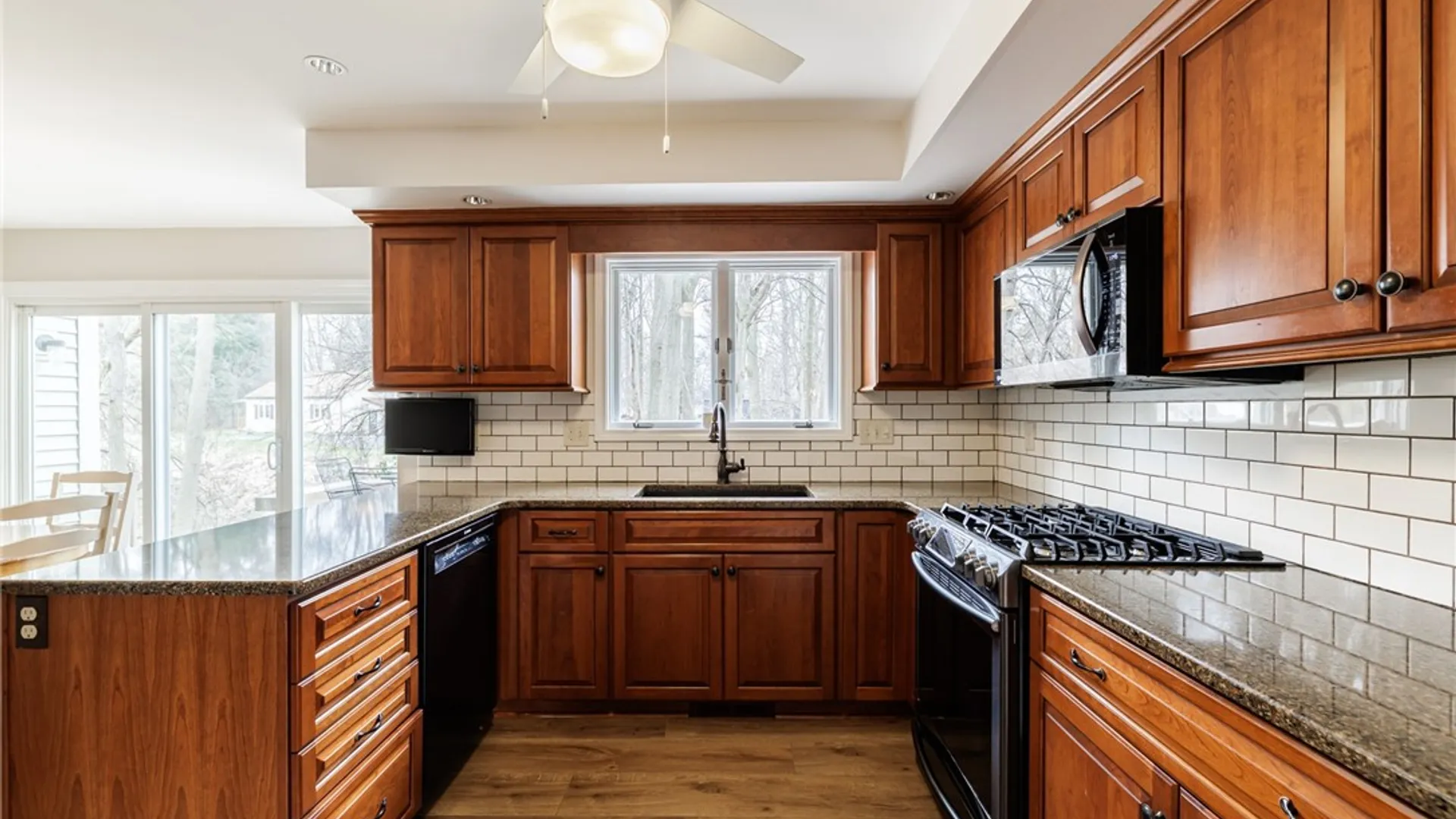 Property at 5 Cobblestone Crossing, Penfield, NY 14526 12