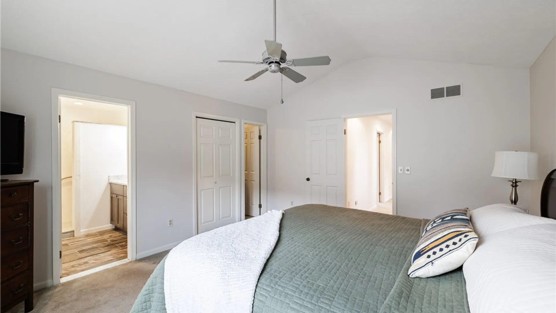 Property at 5 Cobblestone Crossing, Penfield, NY 14526 25