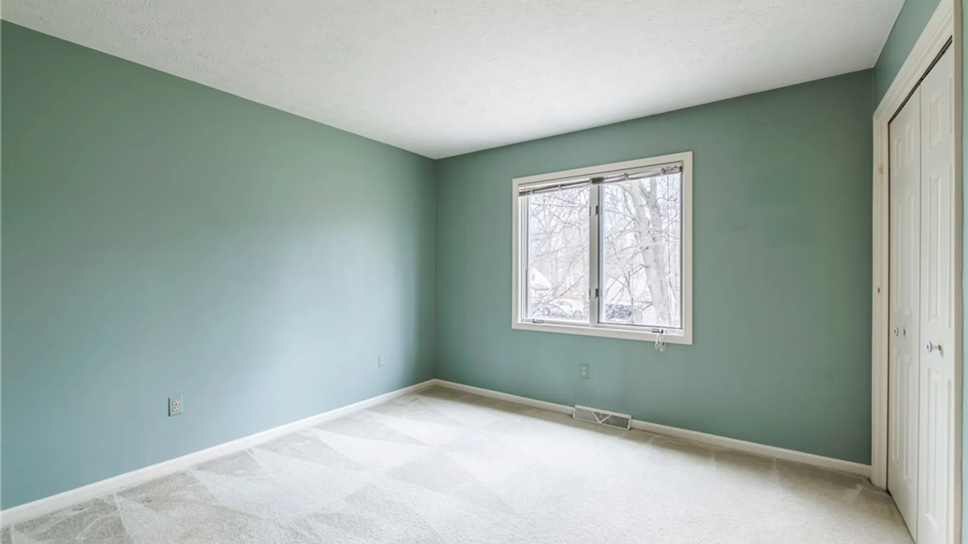 Property at 5 Cobblestone Crossing, Penfield, NY 14526 26