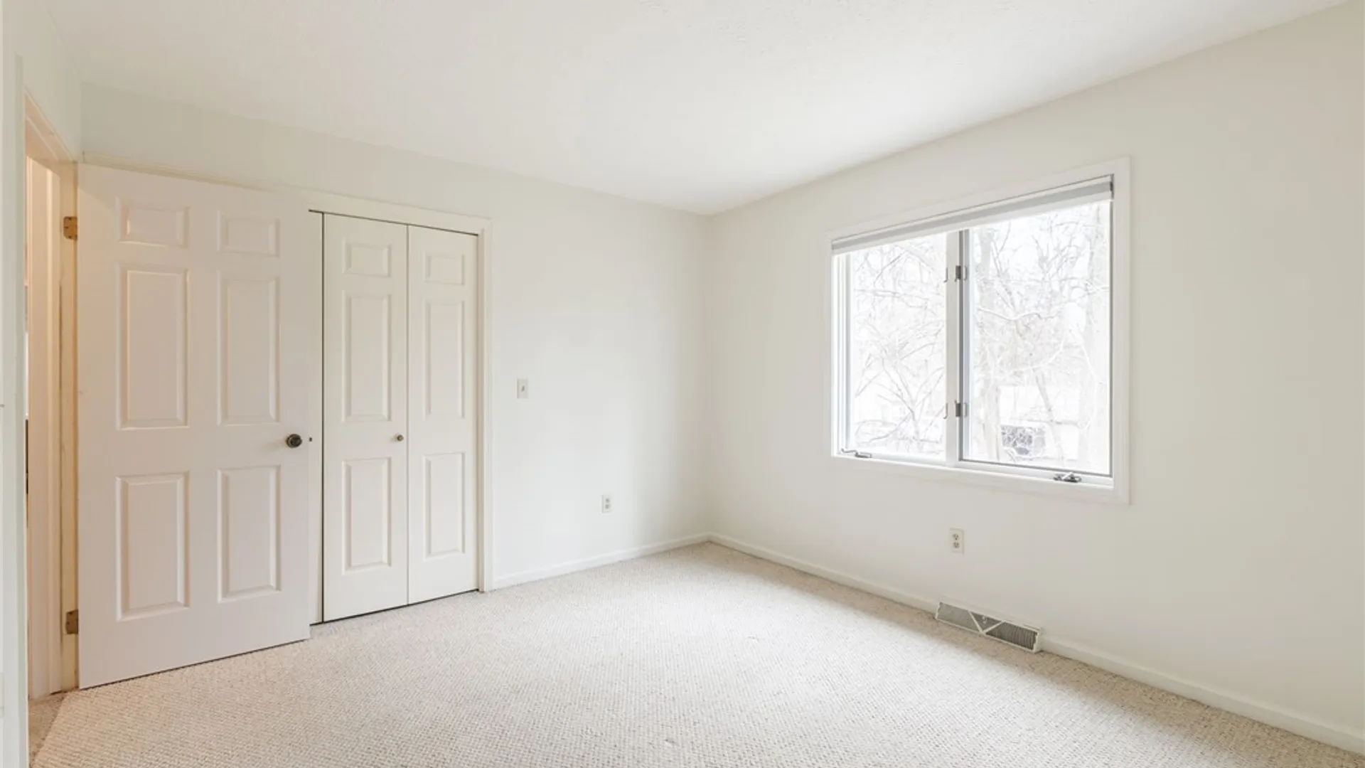 Property at 5 Cobblestone Crossing, Penfield, NY 14526 28