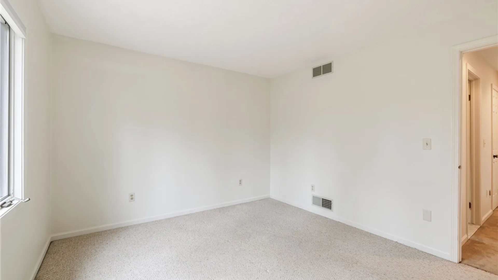 Property at 5 Cobblestone Crossing, Penfield, NY 14526 29