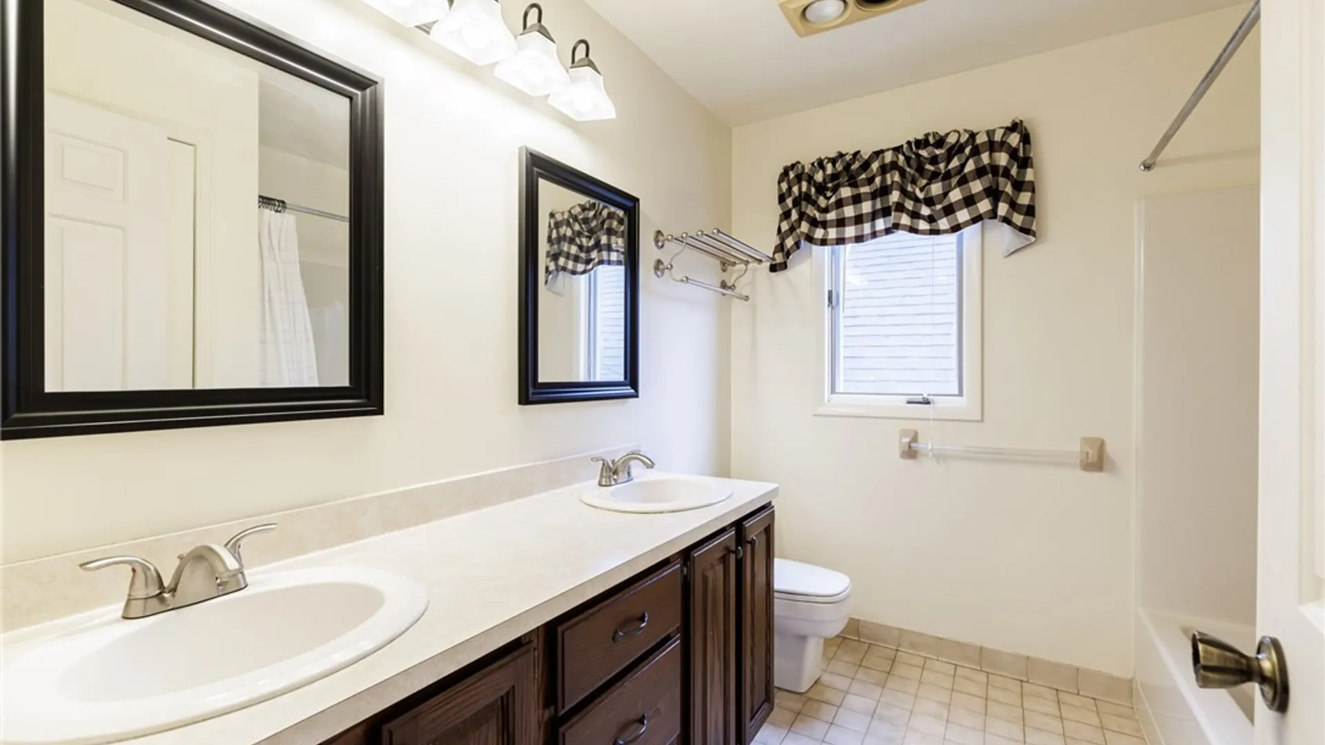 Property at 5 Cobblestone Crossing, Penfield, NY 14526 30