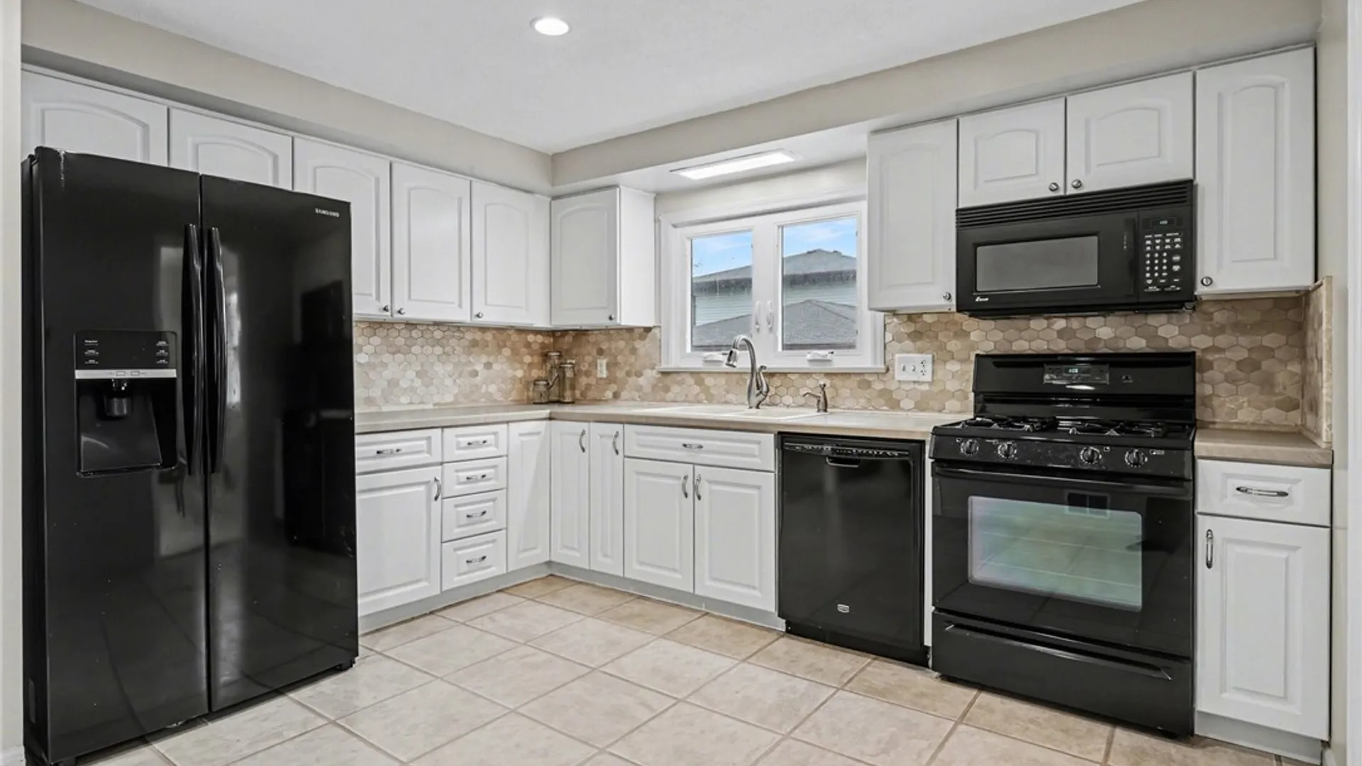 Property at 45 Kings Gate, Irondequoit, NY 14617 11