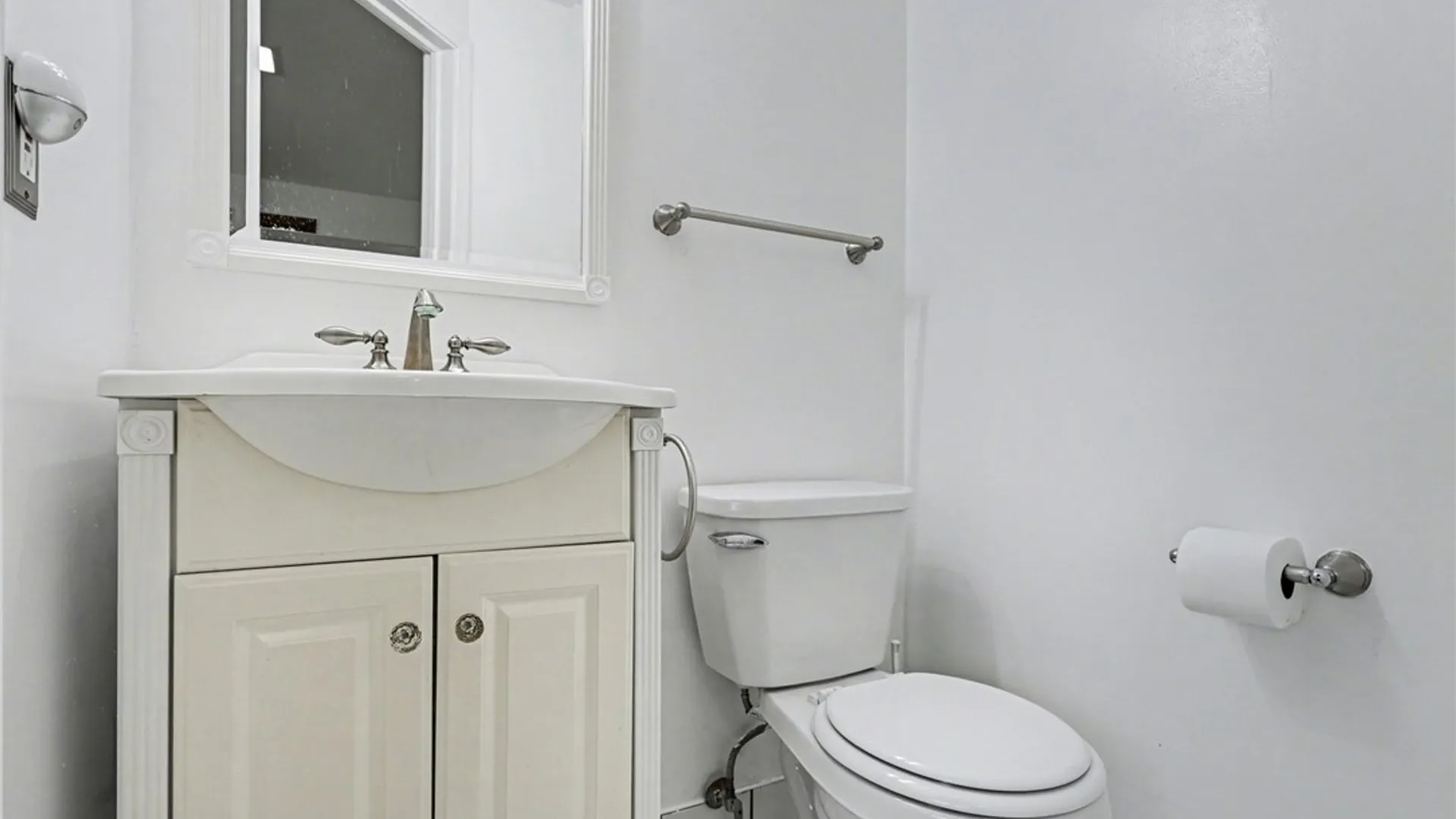 Property at 45 Kings Gate, Irondequoit, NY 14617 12