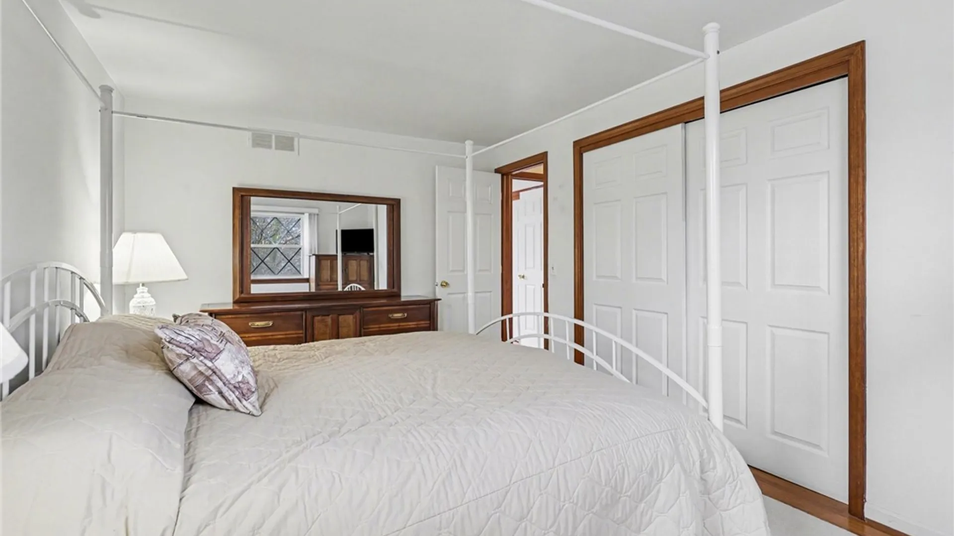 Property at 45 Kings Gate, Irondequoit, NY 14617 13