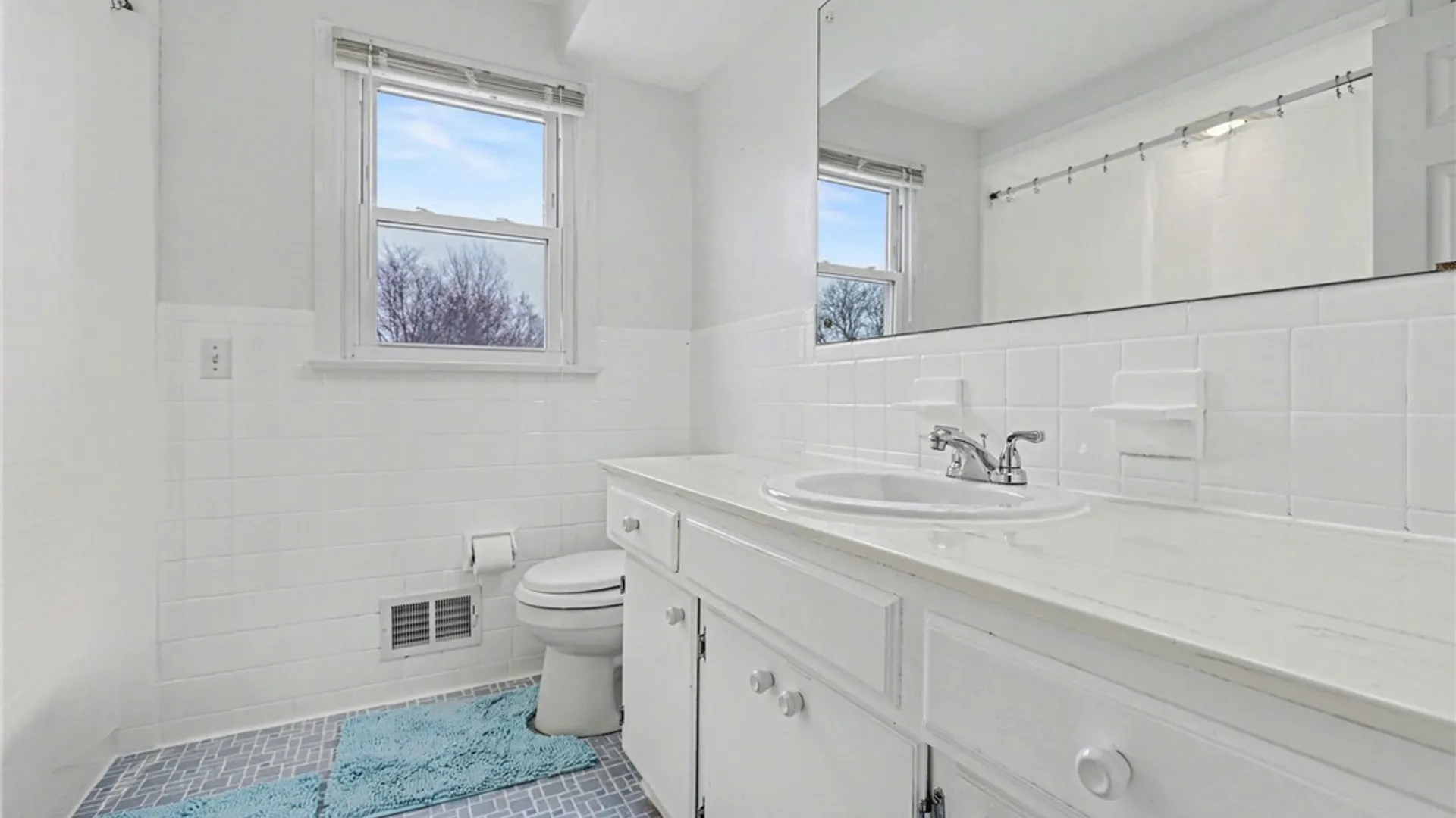 Property at 45 Kings Gate, Irondequoit, NY 14617 15