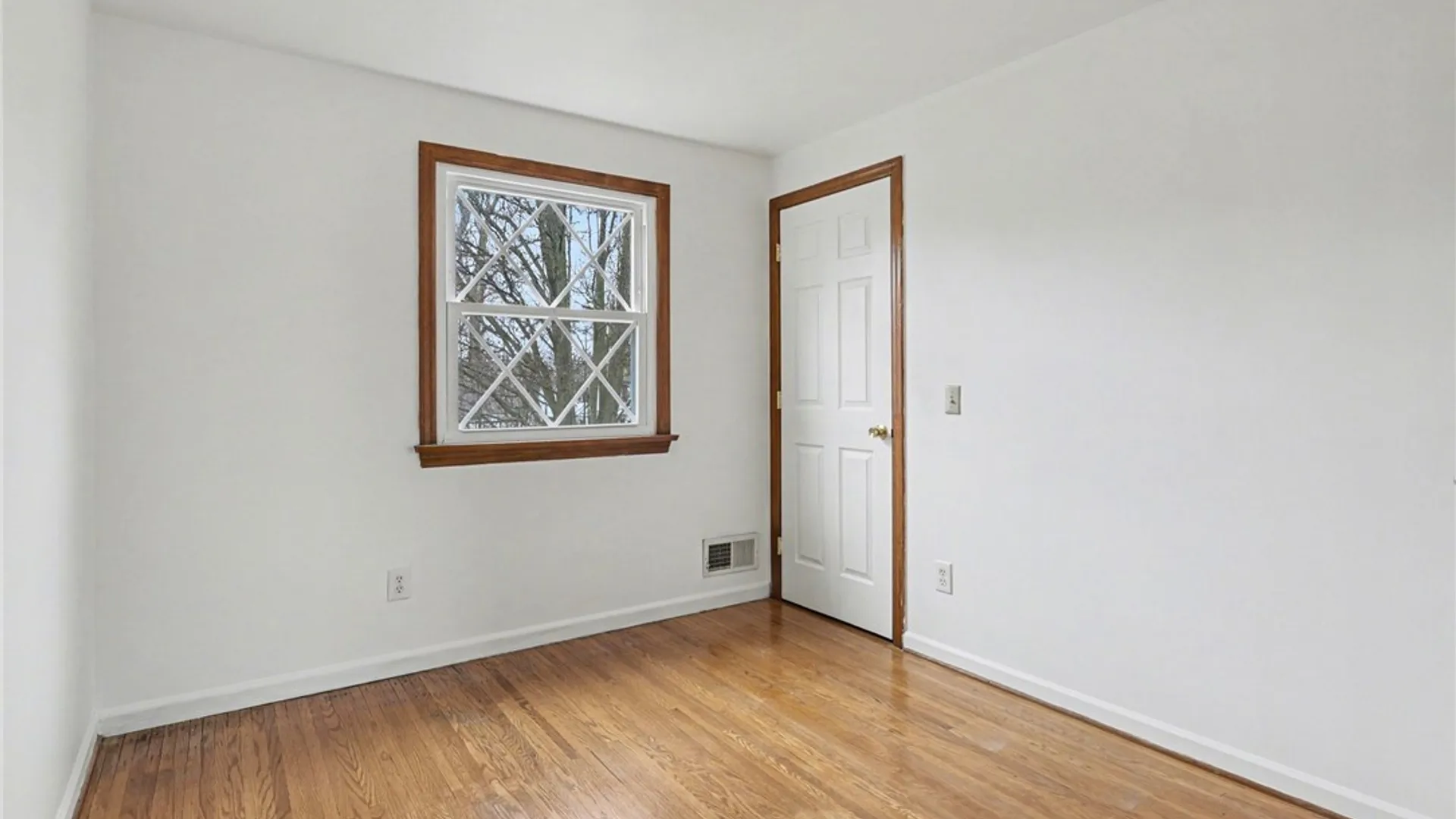 Property at 45 Kings Gate, Irondequoit, NY 14617 16