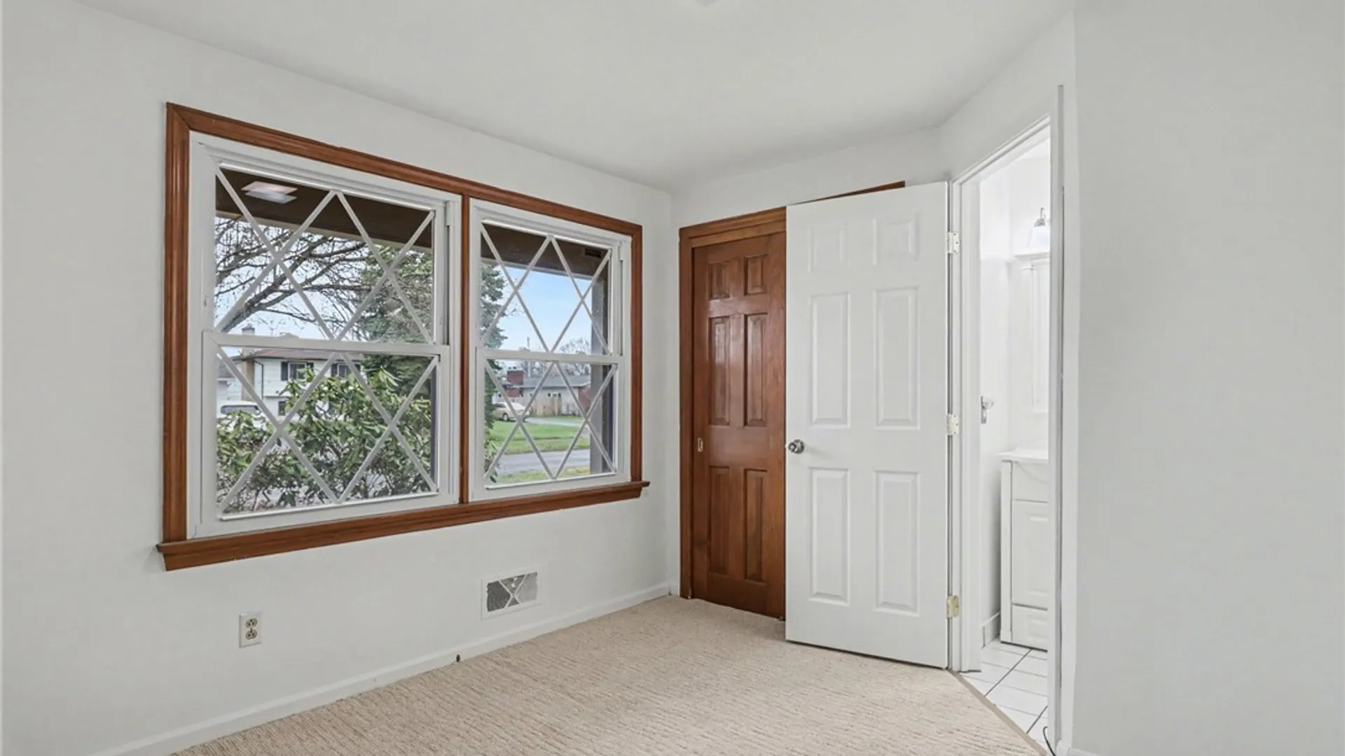 Property at 45 Kings Gate, Irondequoit, NY 14617 19