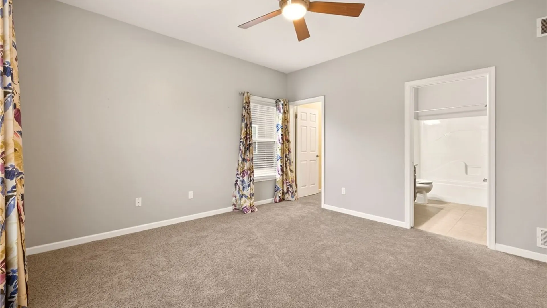 Property at 5966 Monarch Drive, Farmington, NY 14425 4