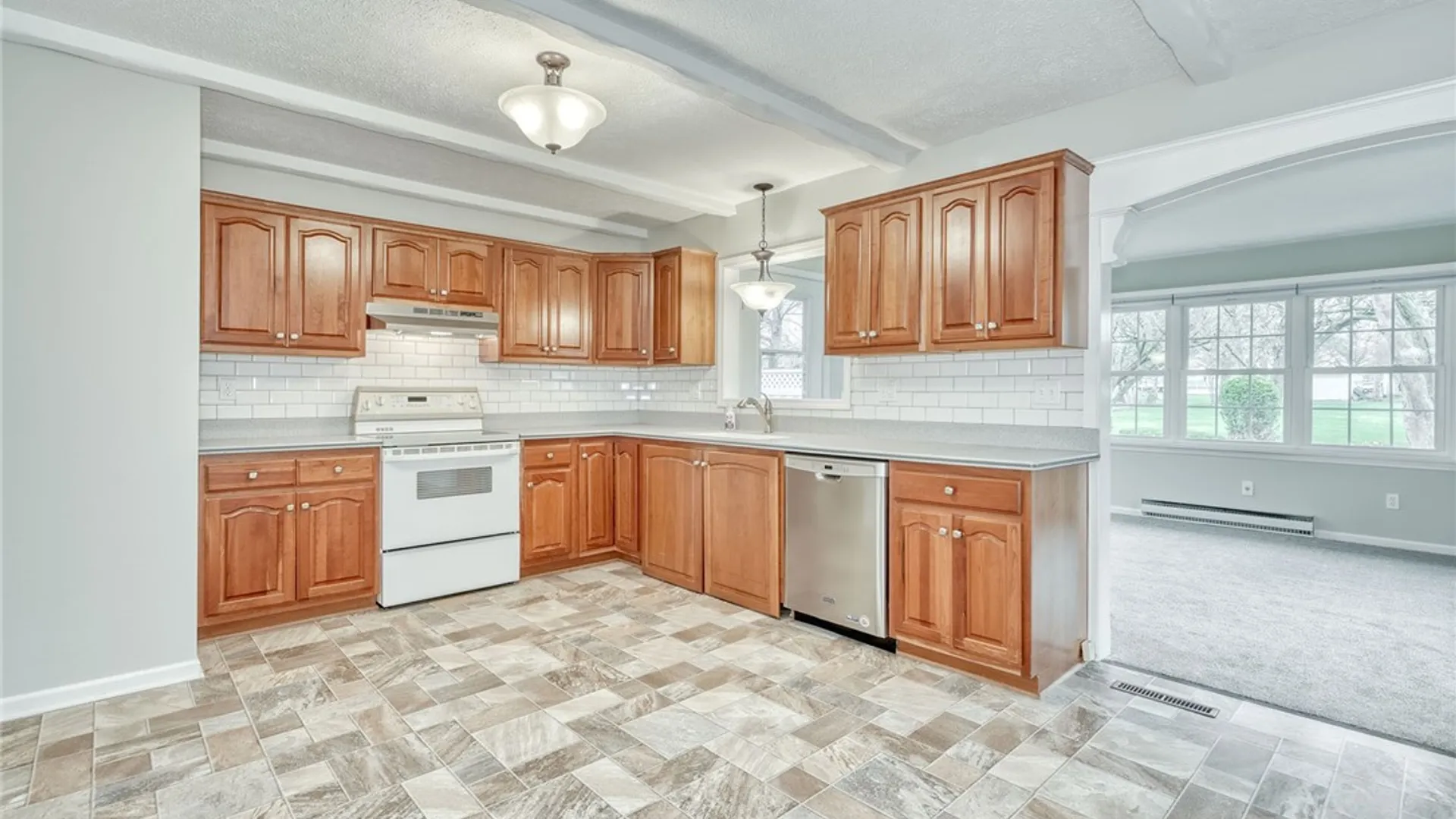 Property at 9 Jefferson Avenue, Leroy, NY 14482 17