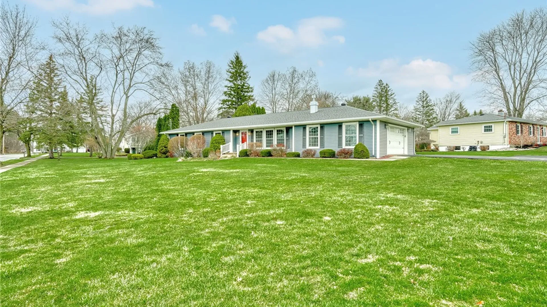 Property at 9 Jefferson Avenue, Leroy, NY 14482 3