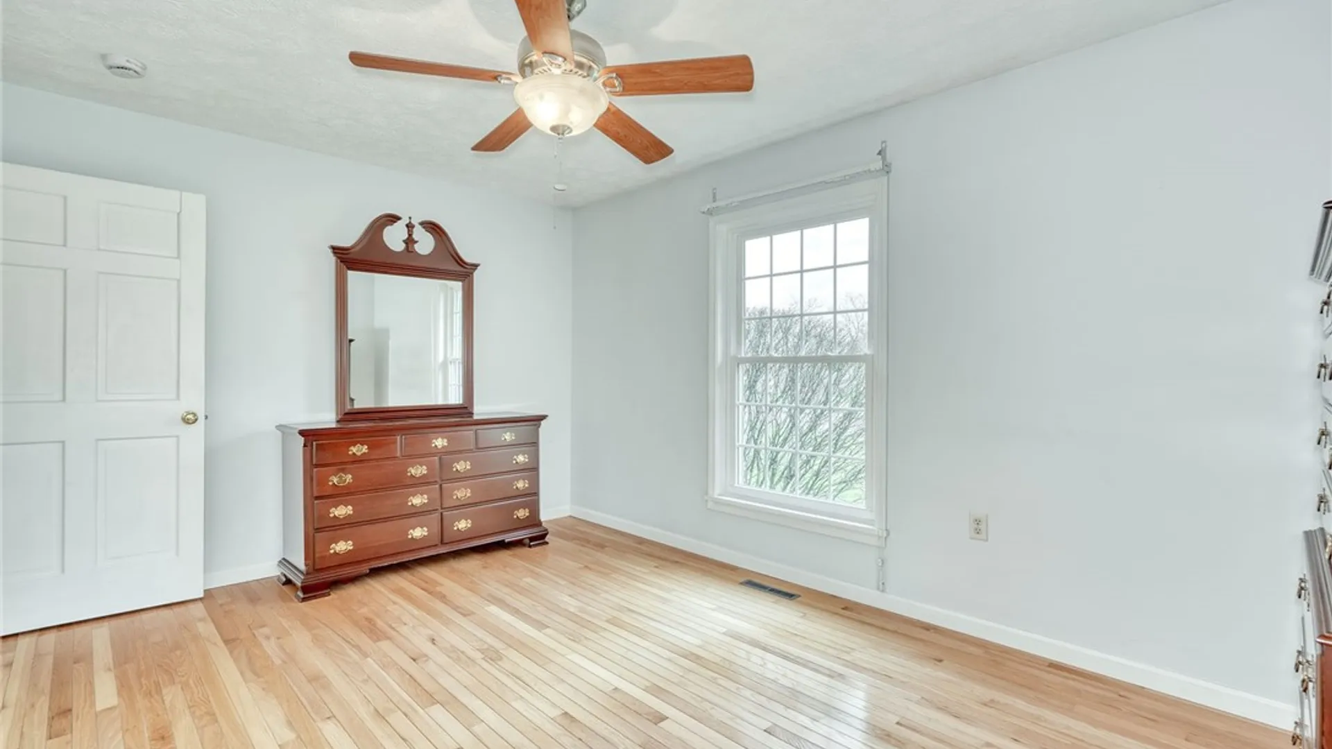 Property at 9 Jefferson Avenue, Leroy, NY 14482 31