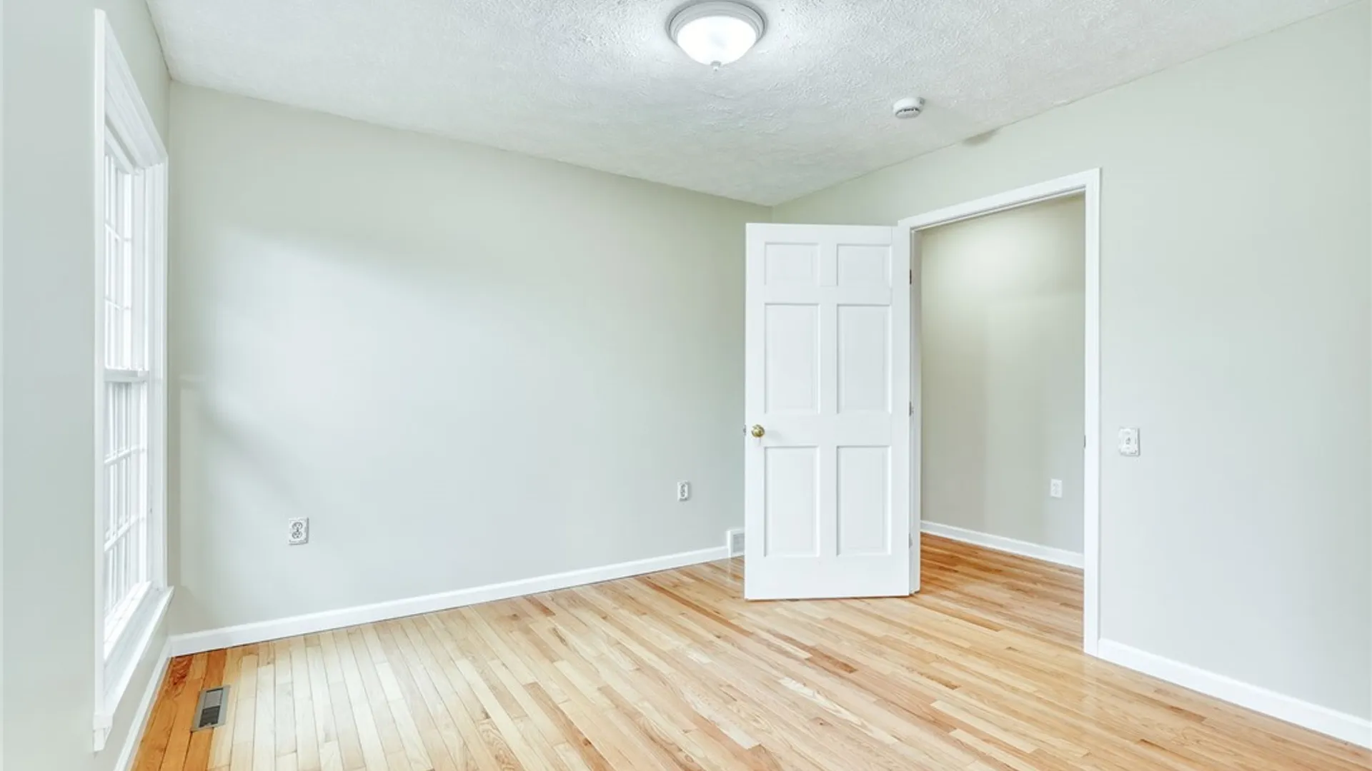 Property at 9 Jefferson Avenue, Leroy, NY 14482 35