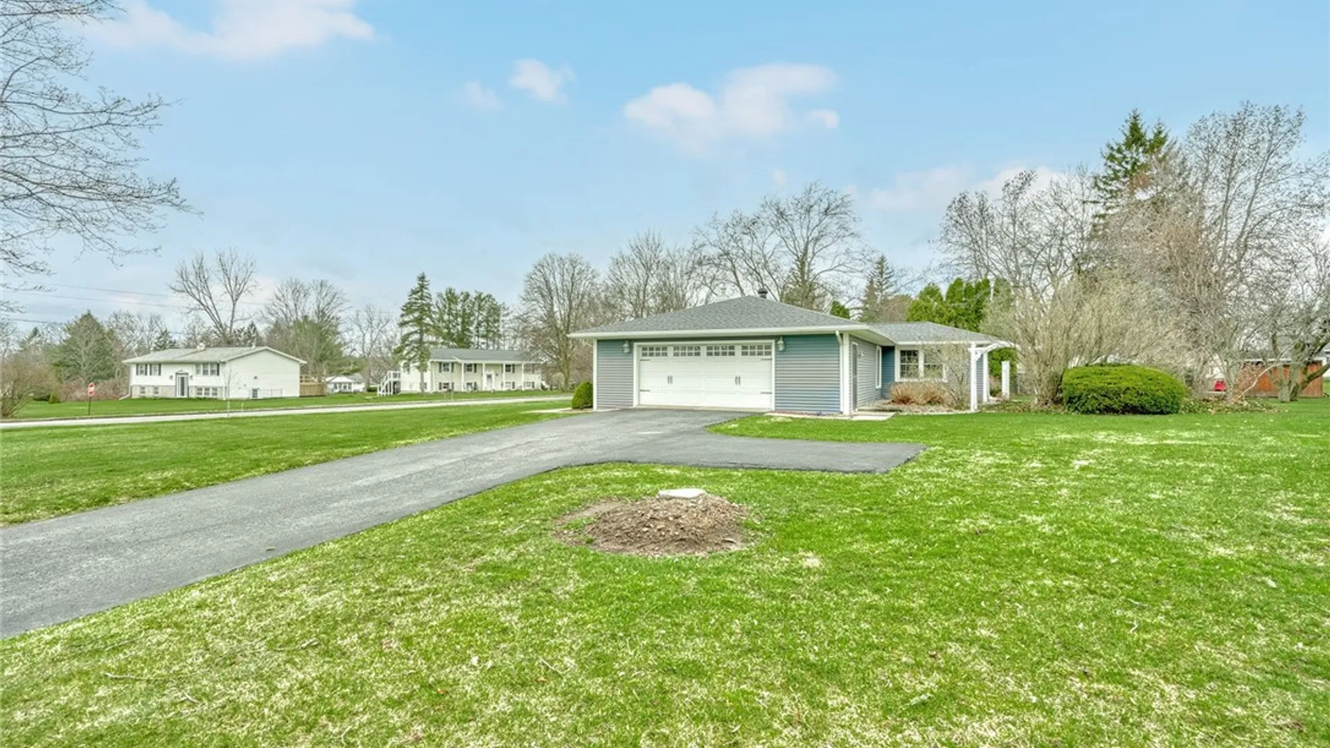 Property at 9 Jefferson Avenue, Leroy, NY 14482 4