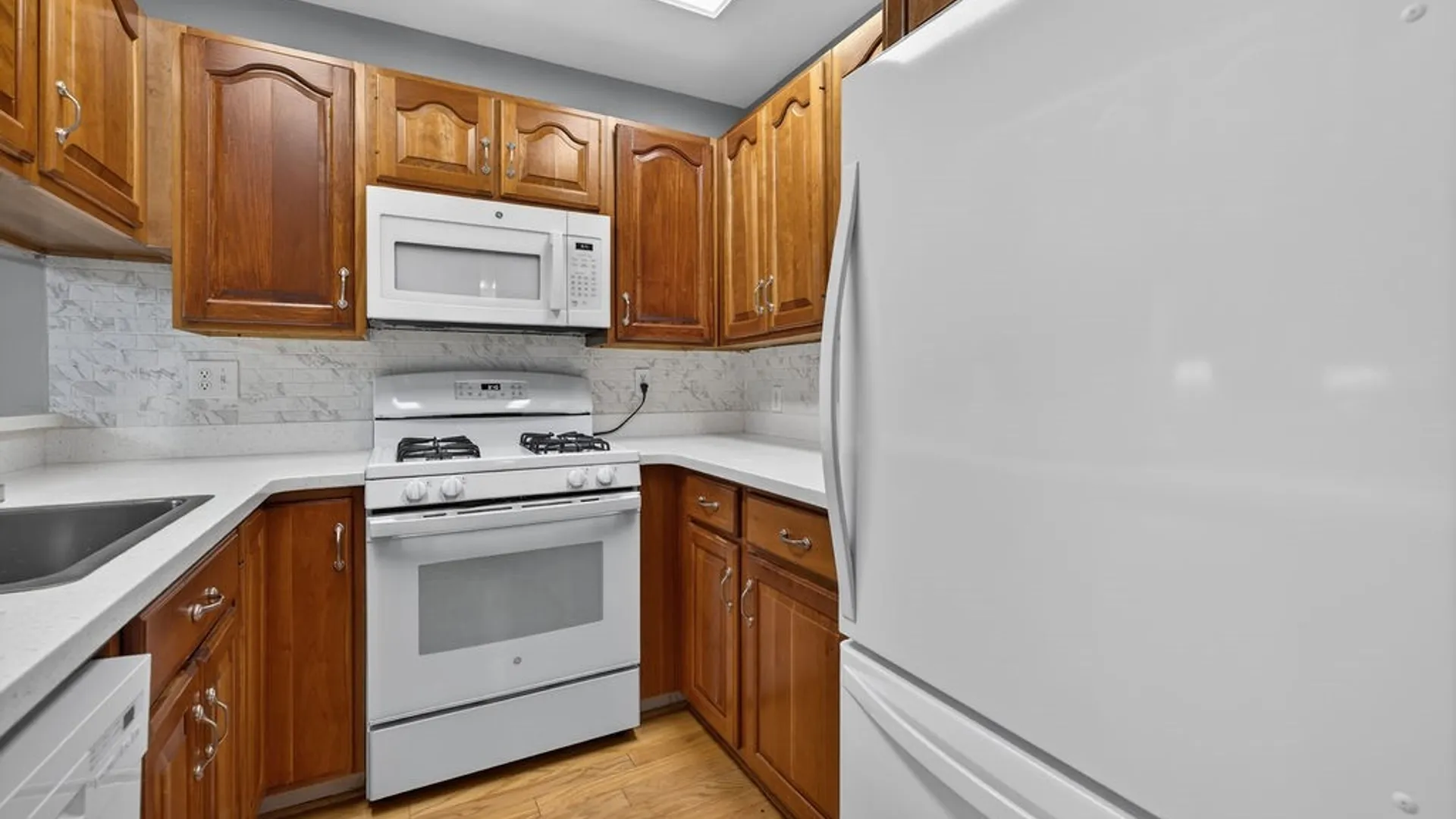 Property at 601 Barnstable Court, Camillus, NY 13031 15