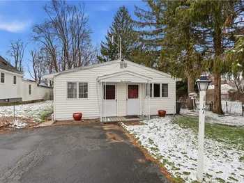 Property at 117 Oak Drive, Cicero, NY 13212