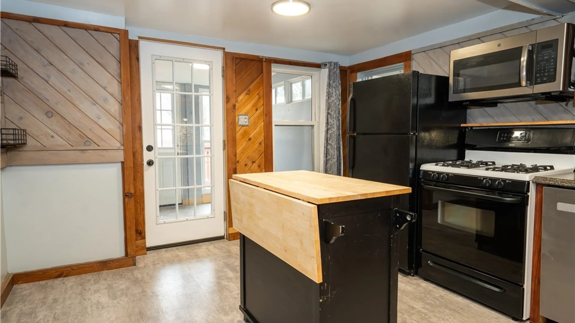 Property at 29 York Street, Evans, NY 14006 10