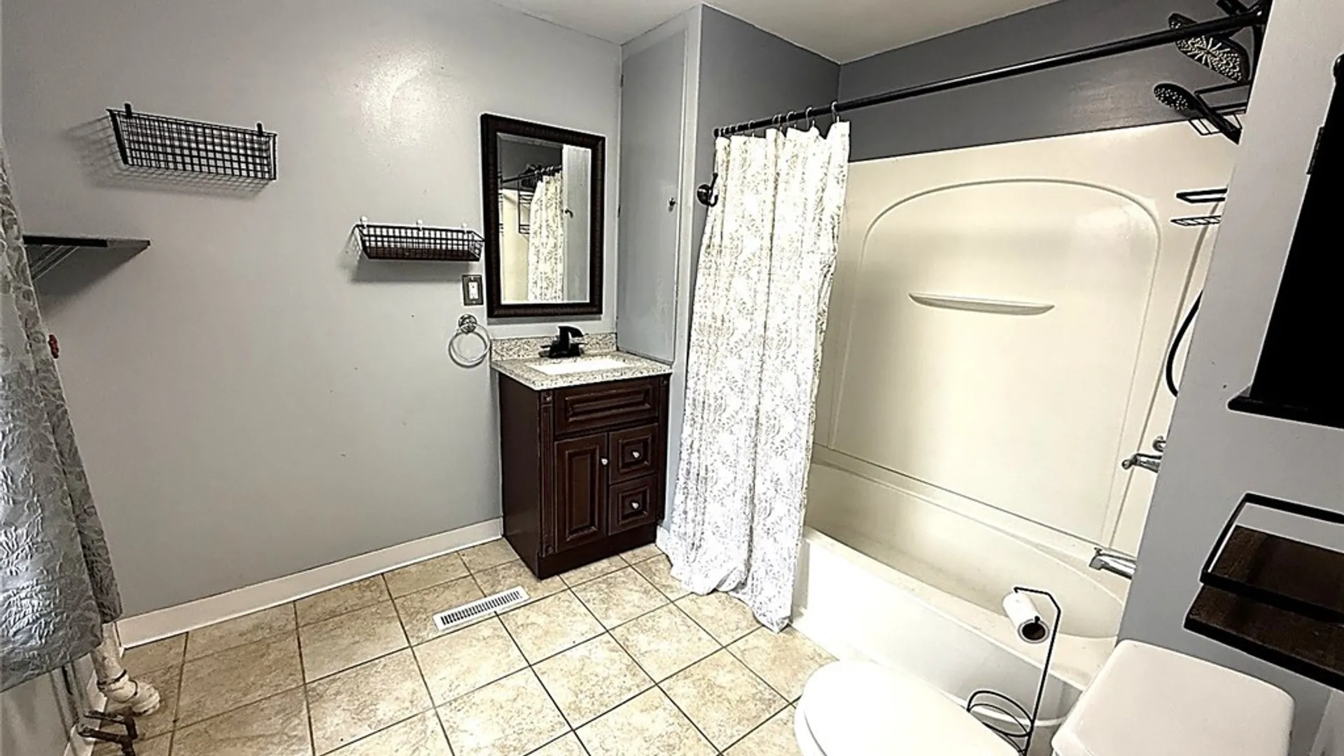 Property at 29 York Street, Evans, NY 14006 15