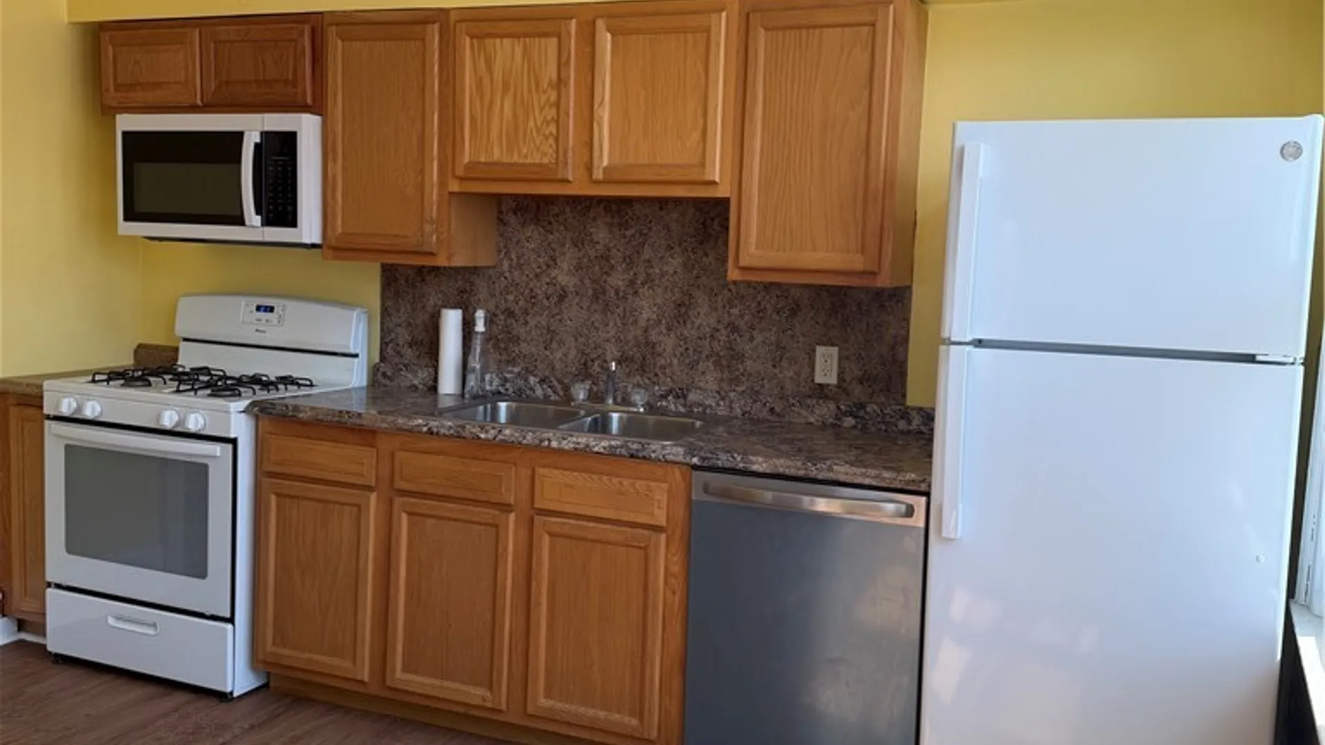 Property at 1015 Elmwood Avenue, Buffalo, NY 14222 20