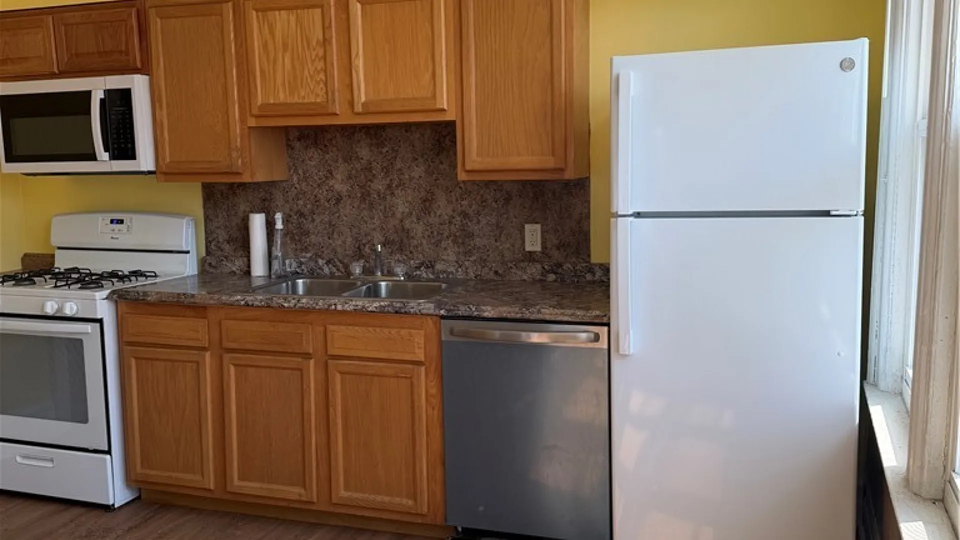 Property at 1015 Elmwood Avenue, Buffalo, NY 14222 21